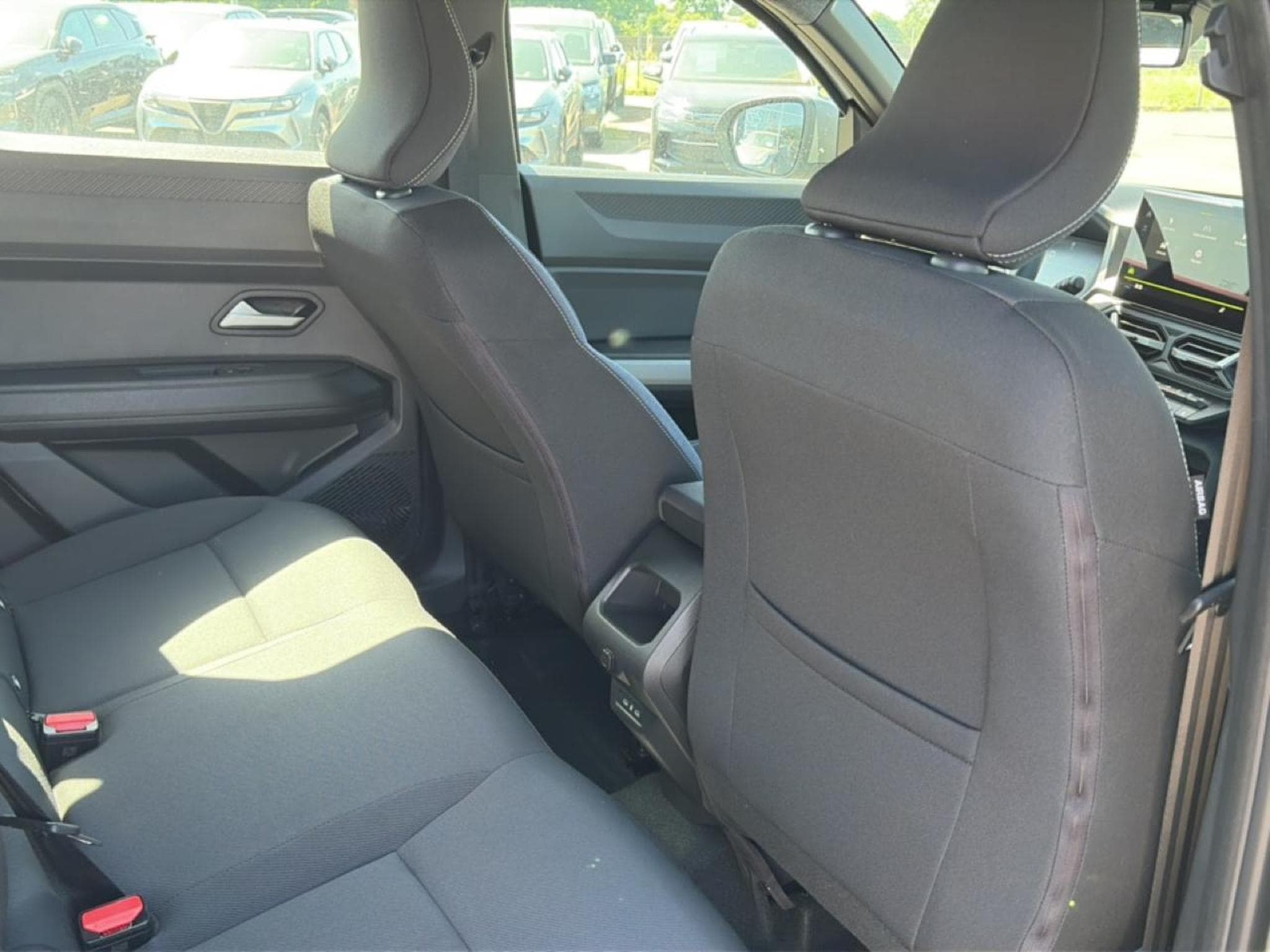 Dacia DUSTER 1.2 HYBRID-G 150 EXPRESSION 4X4 (2026) - Photo 18