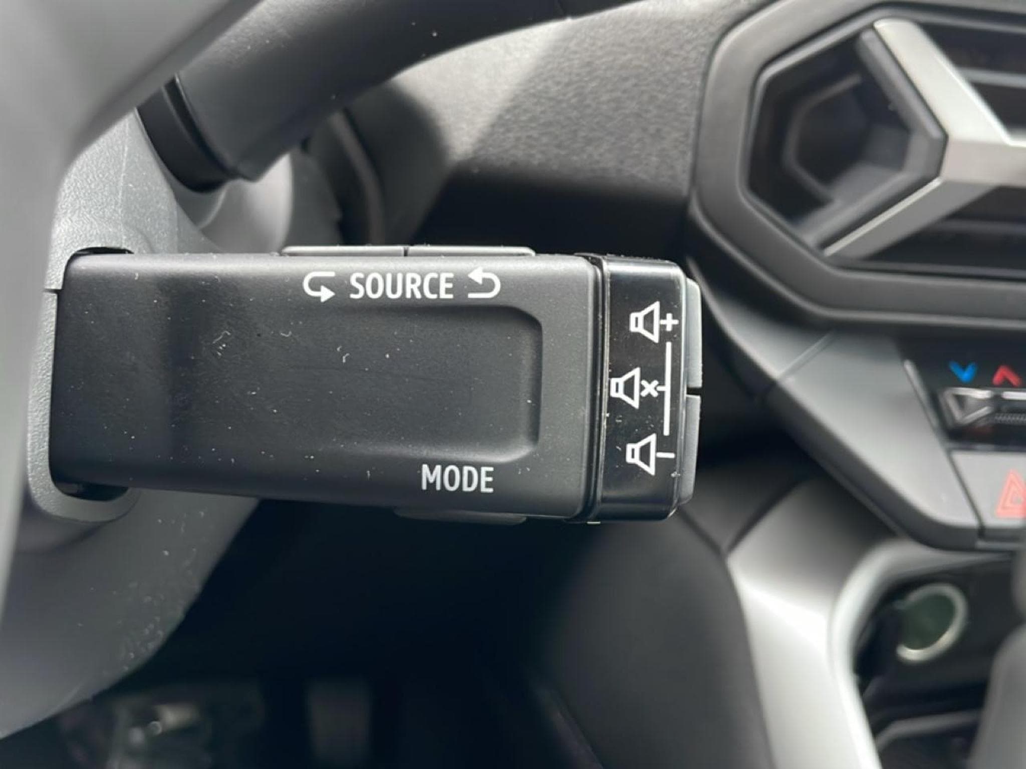 Dacia BIGSTER 1.8 HYBRID 155 JOURNEY (2025) - Photo 16