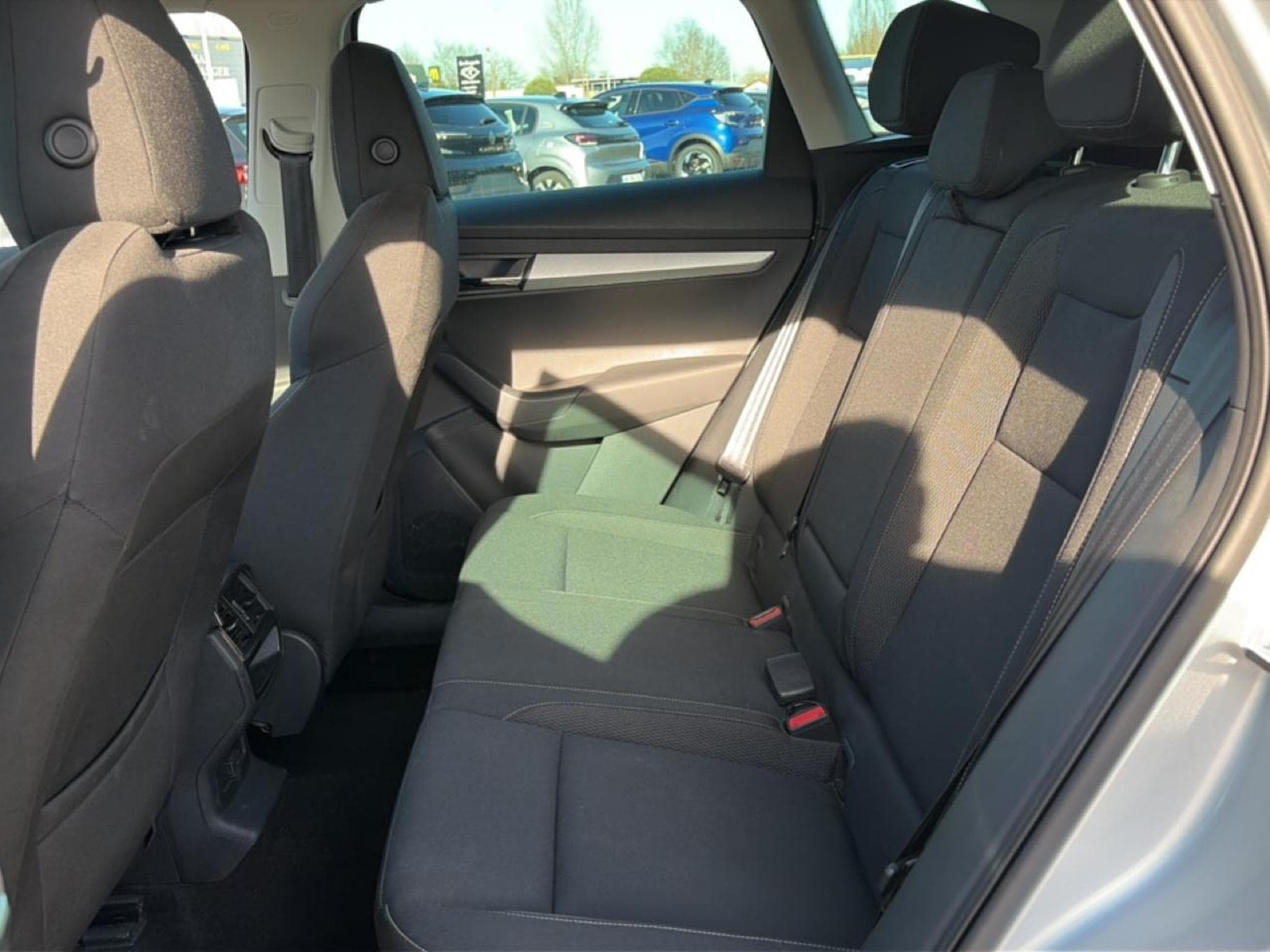 Skoda KAROQ 1.5 TSI 150 SELECTION DSG7 (2025) - Photo 14