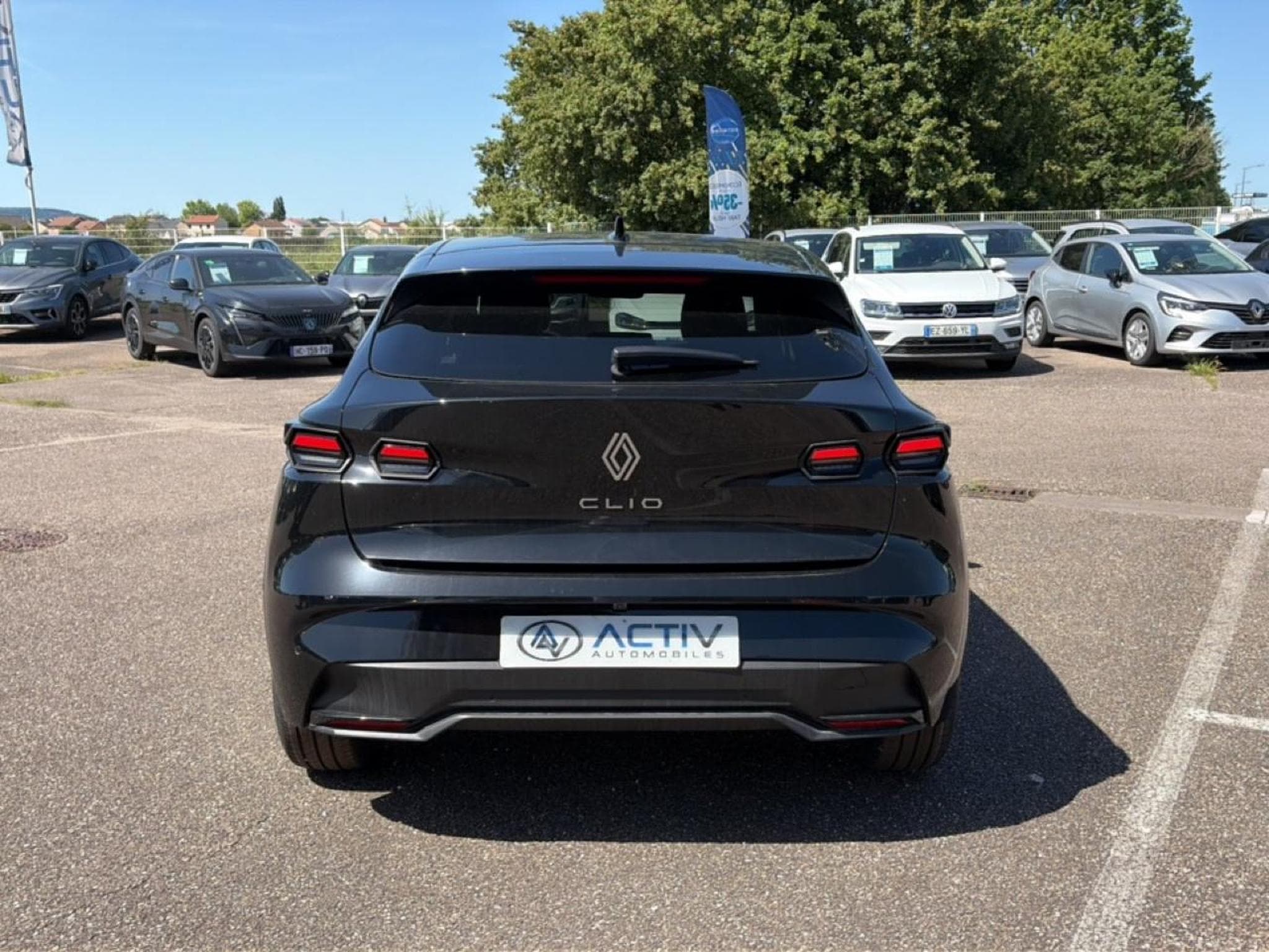 Renault CLIO VI 1.2 TCE 115 TECHNO EDC (2026) - Foto 6