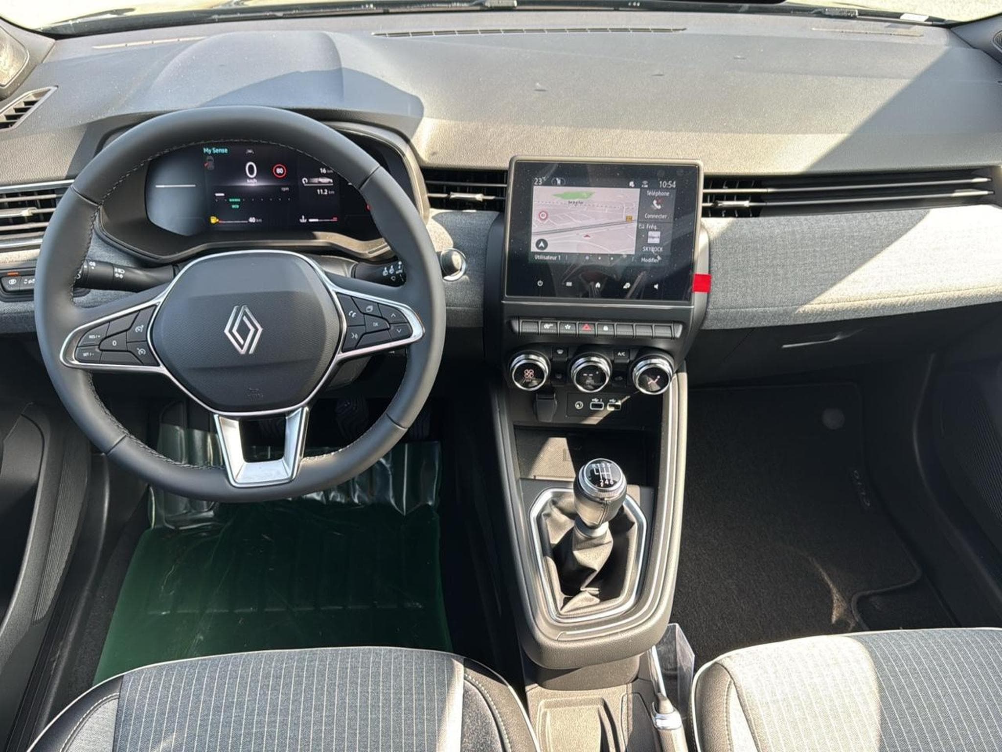 Renault CLIO V 1.0 TCE 90 TECHNO (2025) - Photo 9