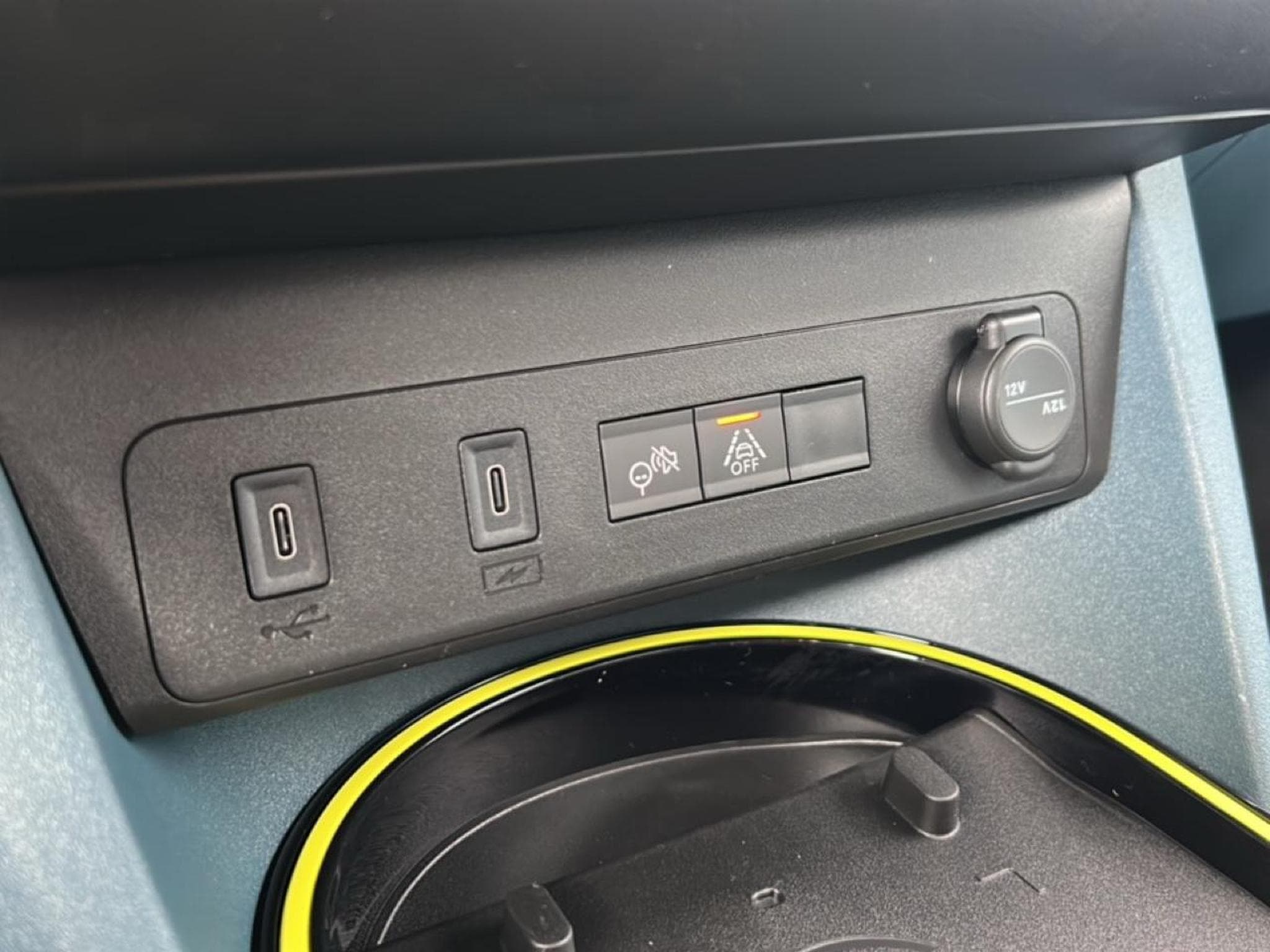 Fiat GRANDE PANDA 1.2 HYBRID 100 LA PRIMA EDCT6 (2025) - Photo 19