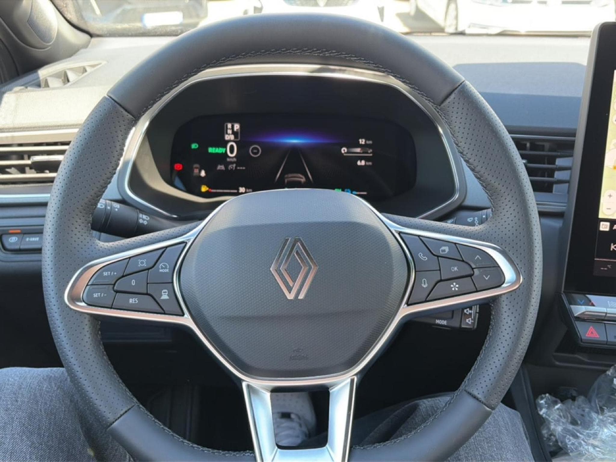 Renault CAPTUR II 1.8 E-TECH FULL HYBRID 160 TECHNO (2026) - Photo 14