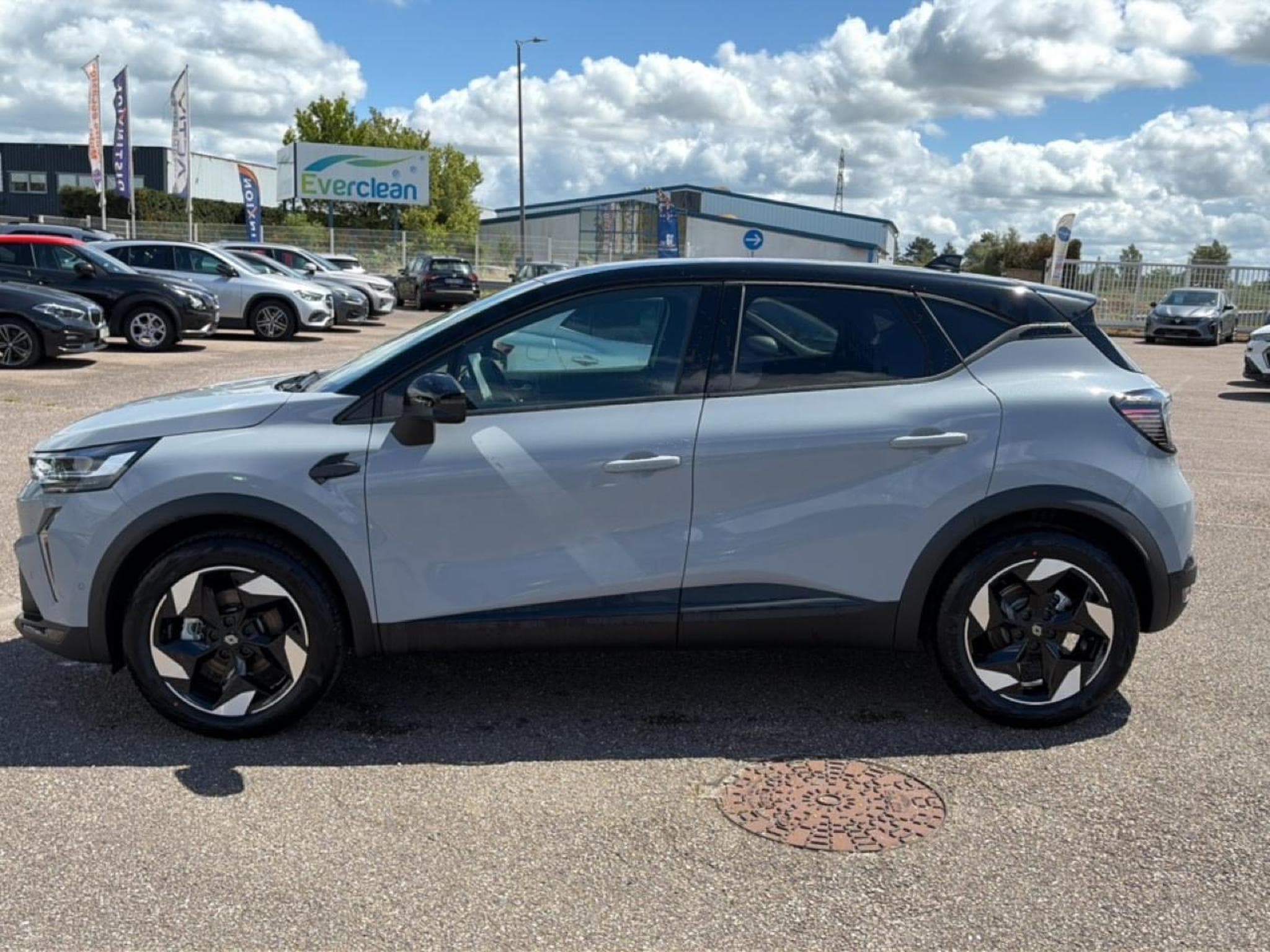 Renault CAPTUR II 1.8 E-TECH FULL HYBRID 160 TECHNO (2026) - Photo 8