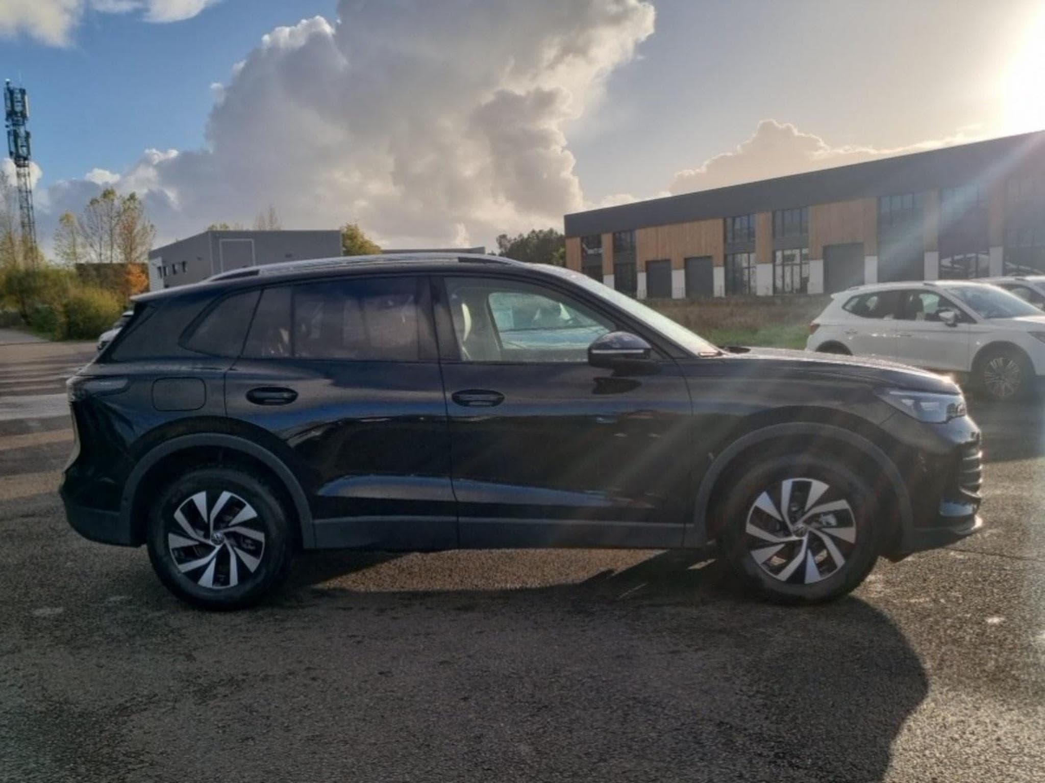 VW TIGUAN 1.5 ETSI 150 LIFE DSG7 (2025) - Photo 4
