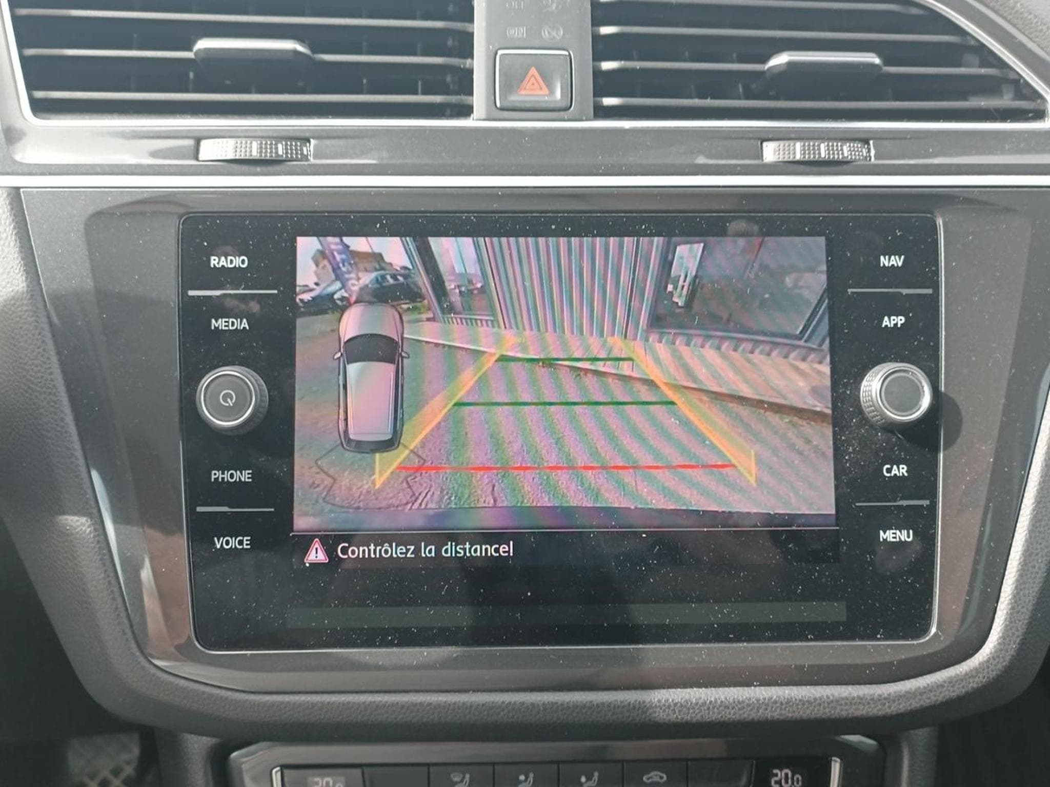 VW TIGUAN 2.0 TDI 150 CARAT (2018) - Photo 17