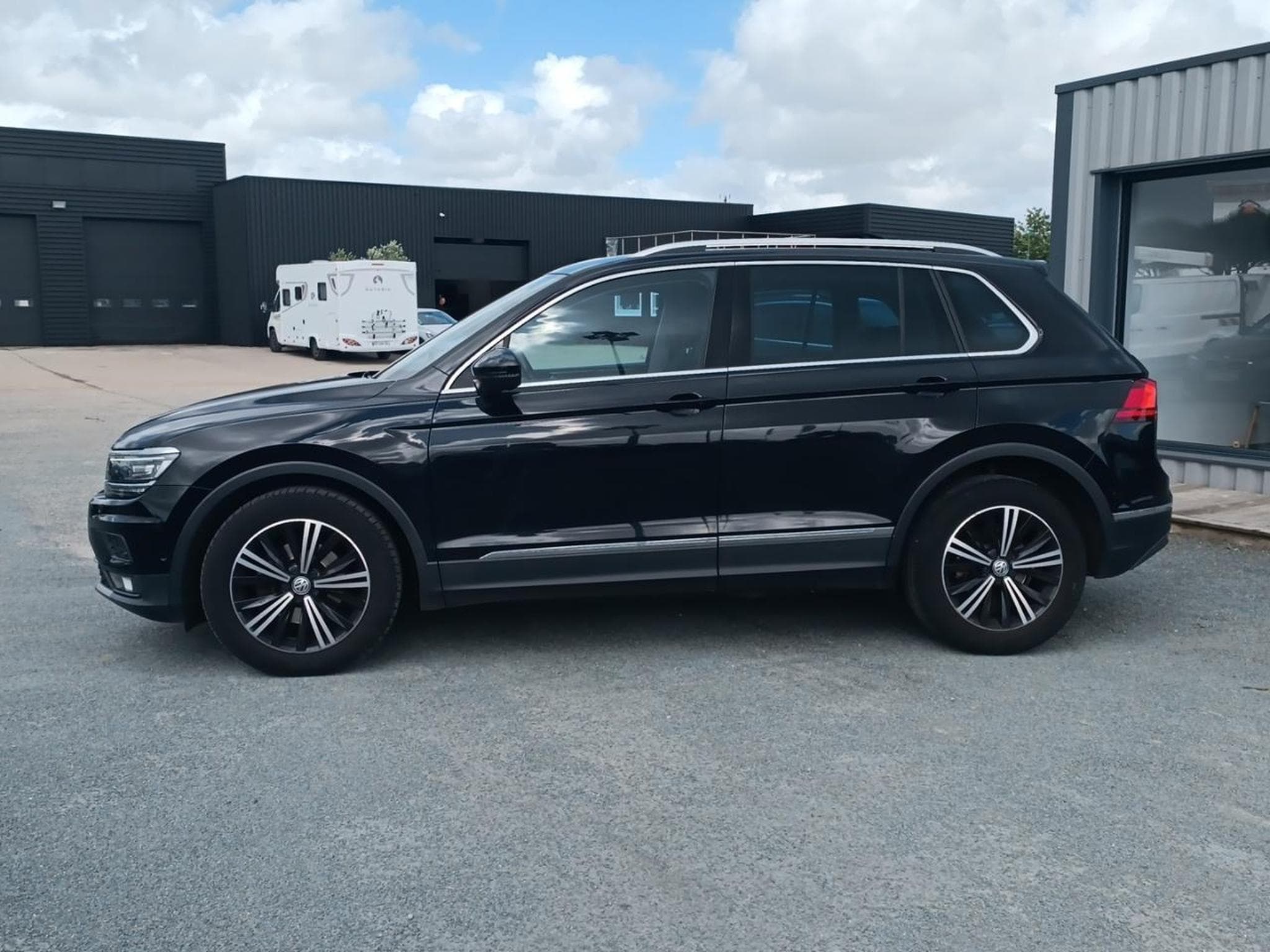 VW TIGUAN 2.0 TDI 150 CARAT (2018) - Photo 8
