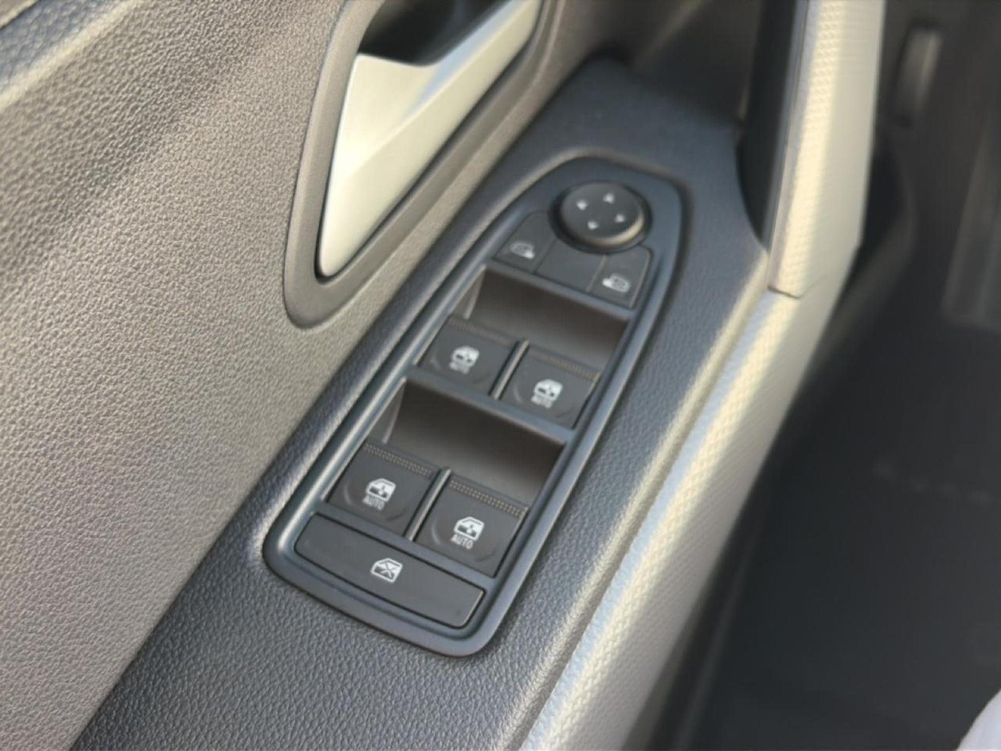 Dacia DUSTER 1.2 HYBRID-G 150 EXPRESSION 4X4 (2026) - Photo 11