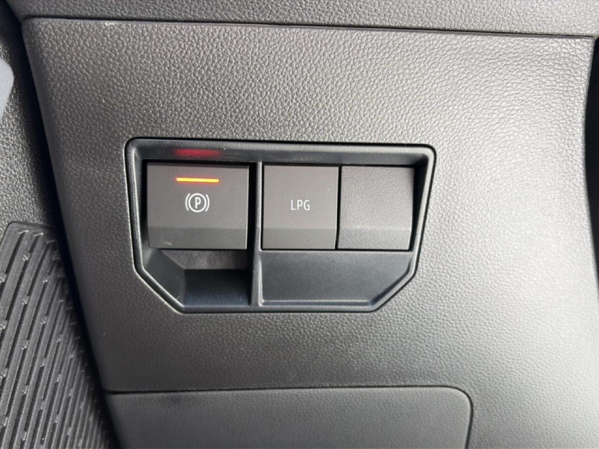 Dacia DUSTER 1.2 HYBRID-G 150 EXPRESSION 4X4 (2026) - Photo 13