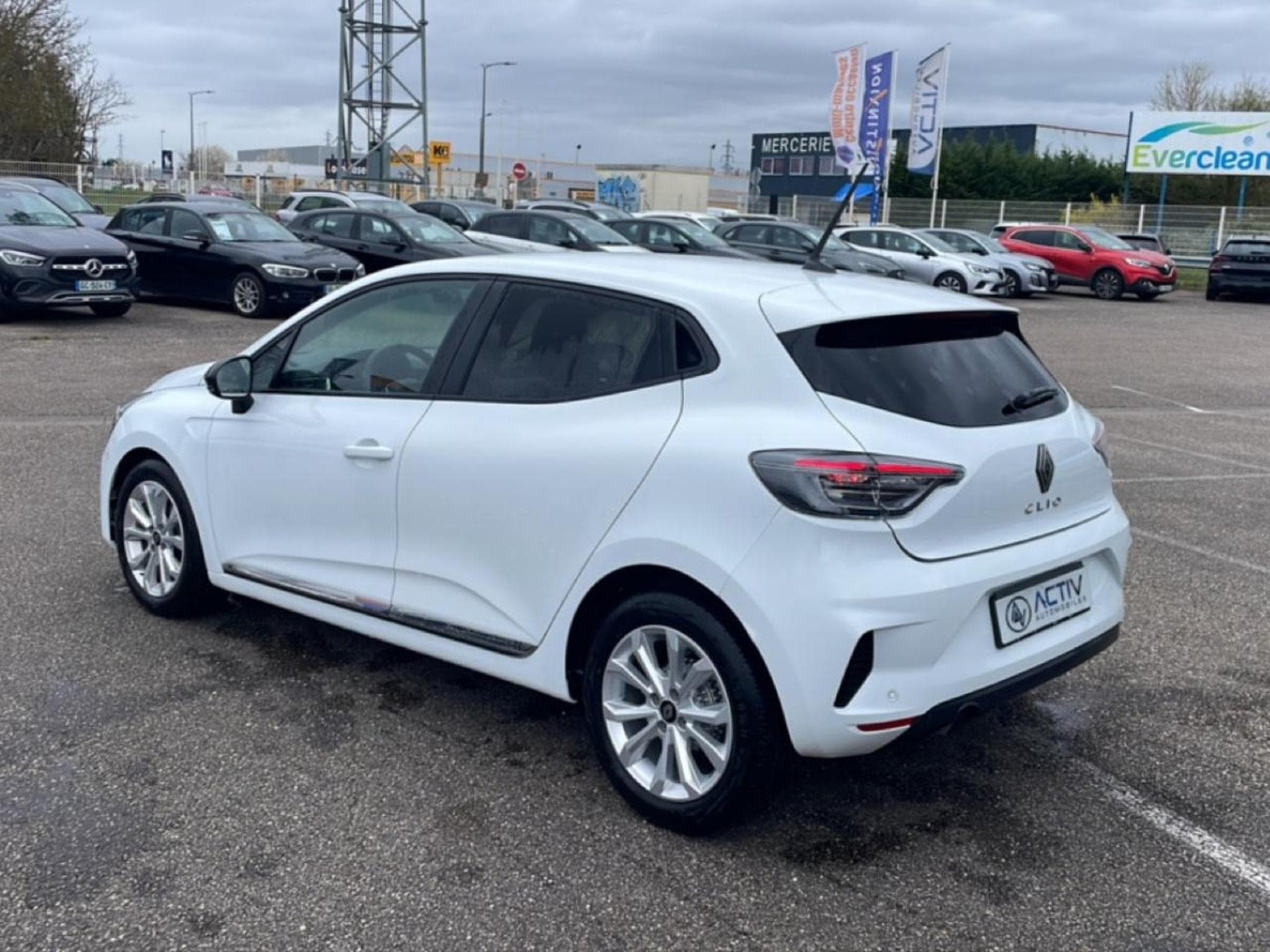 Renault CLIO V 1.0 TCE 90 EVOLUTION CVT (2025) - Photo 7
