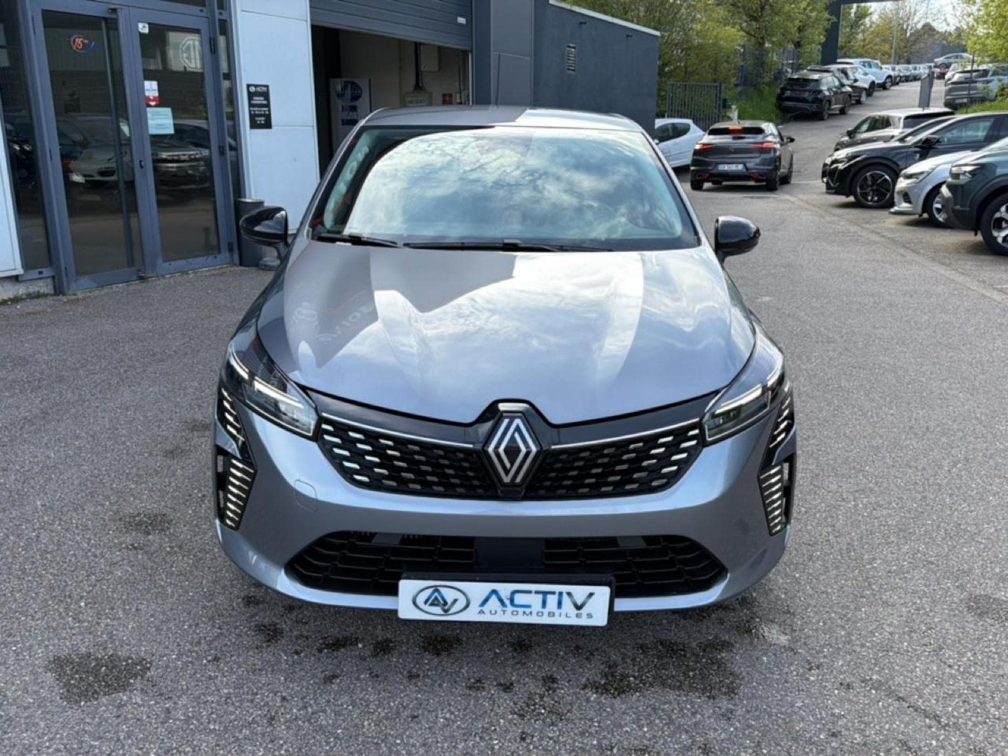 Renault CLIO V 1.0 TCE 90 EVOLUTION CVT (2025) - Photo 2