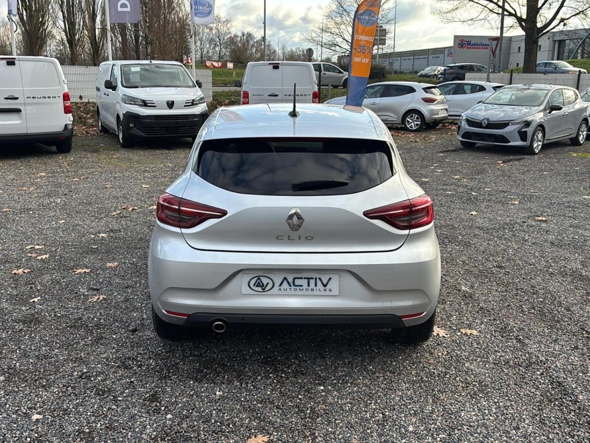 Renault CLIO V 1.0 TCE 90 ZEN (2021) - Photo 6