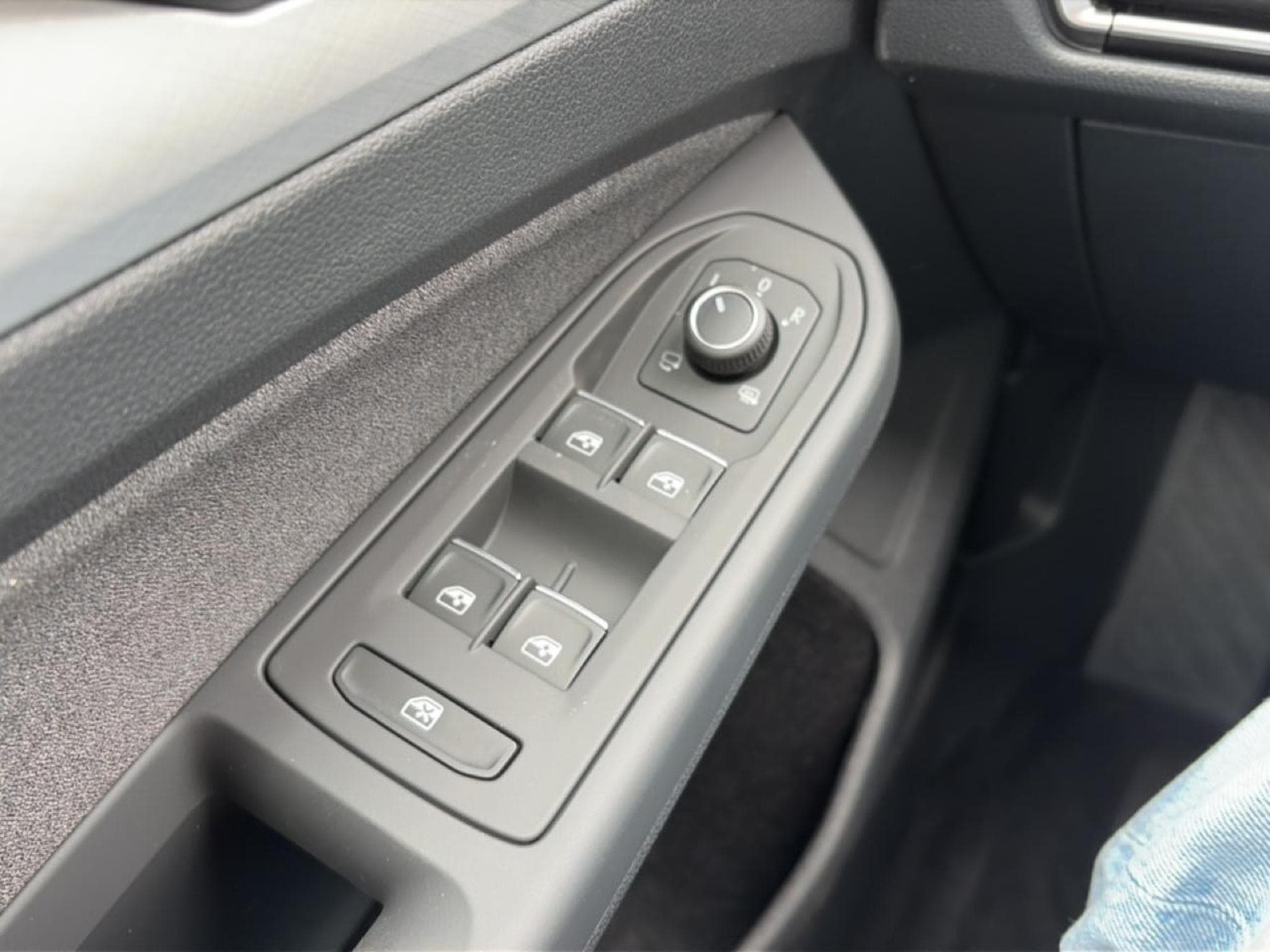 VW GOLF VIII 1.5 ETSI EVO2 116 LIFE DSG7 (2026) - Photo 11