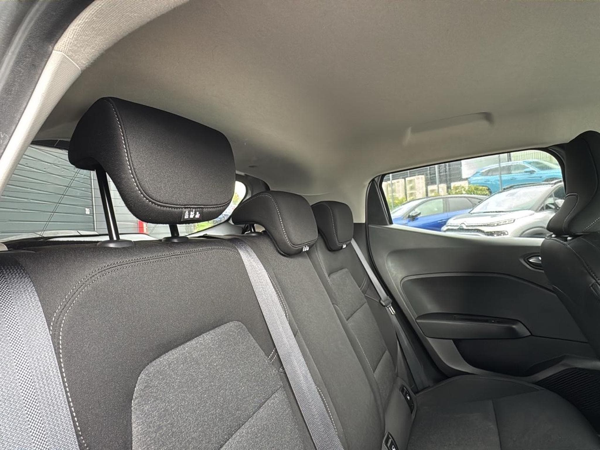 Renault CLIO V 1.0 TCE 90 ZEN (2021) - Photo 19