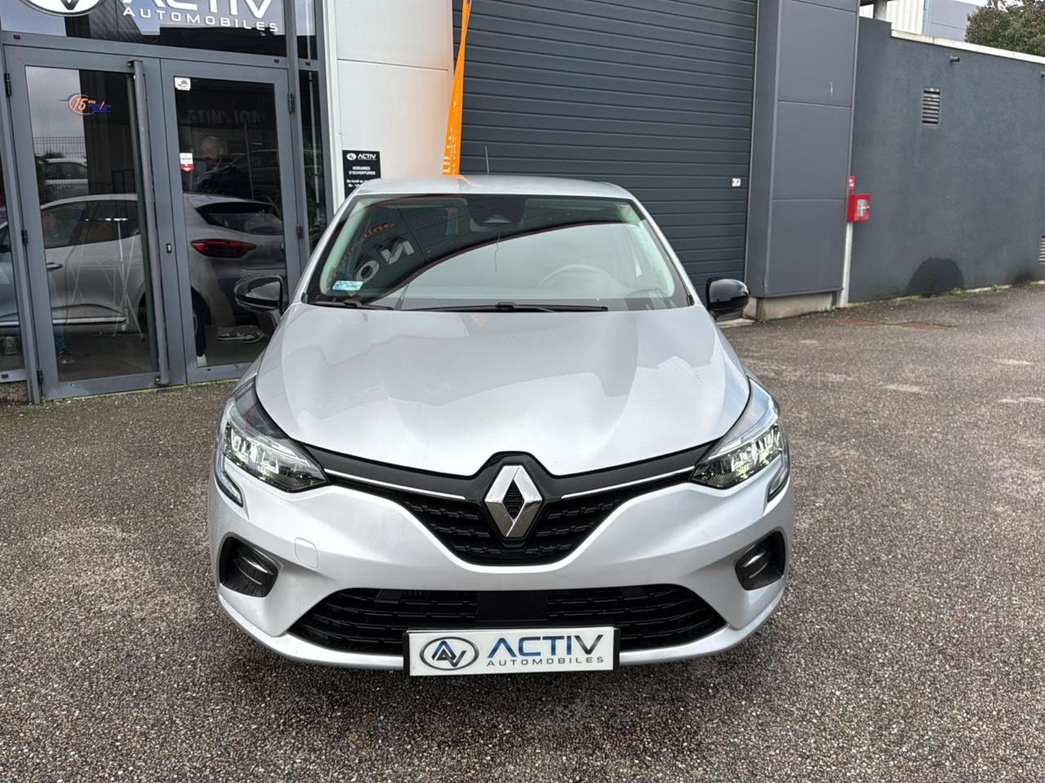 Renault CLIO V 1.0 TCE 90 ZEN (2021) - Photo 2