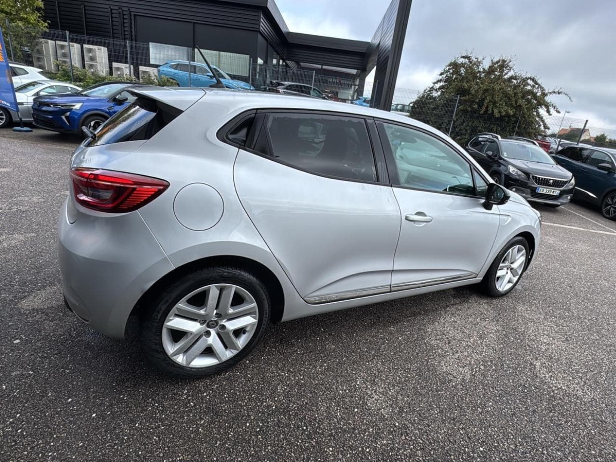 Renault CLIO V 1.0 TCE 90 ZEN (2021) - Photo 5