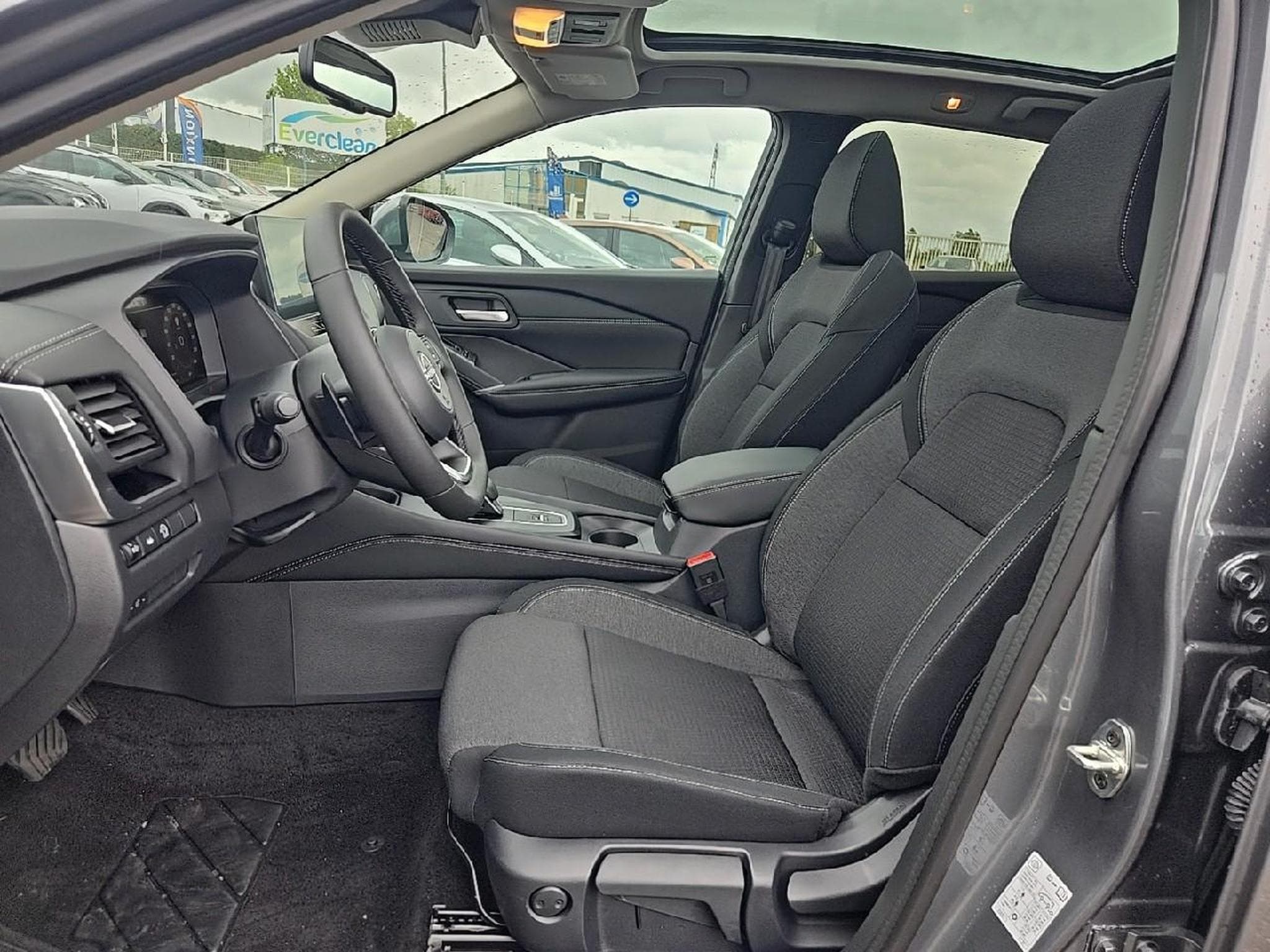 Nissan QASHQAI 1.3 MILD HYBRID 158 N-CONNECTA XTRONIC (2023) - Photo 16
