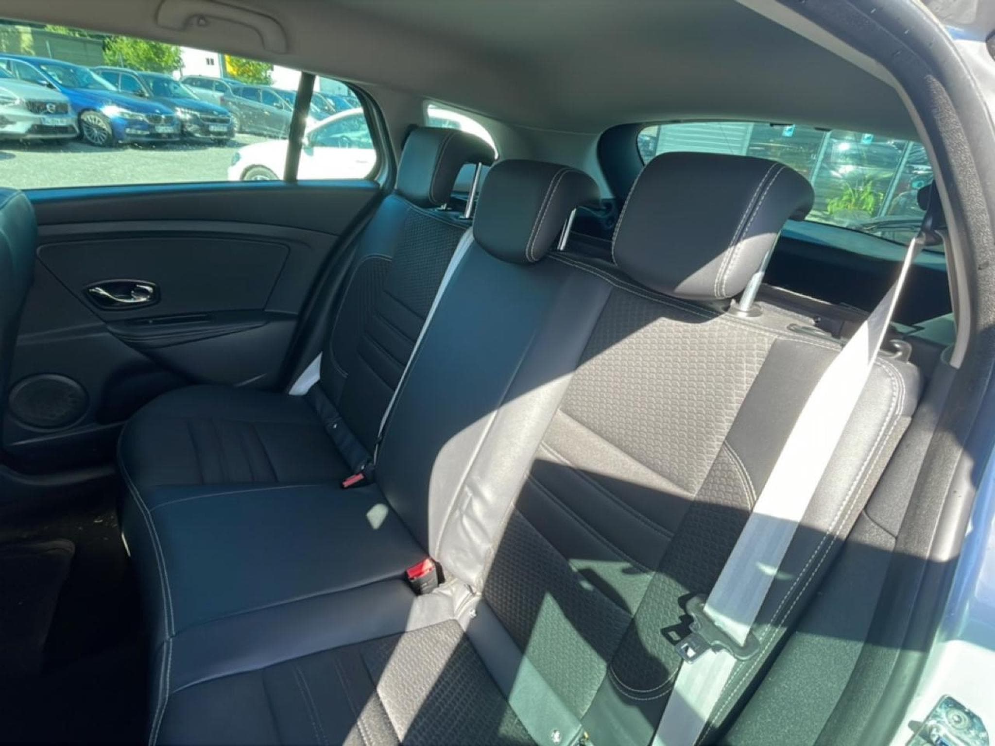 Renault MEGANE III ESTATE 1.5 DCI 110 BOSE EDC (2015) - Photo 17