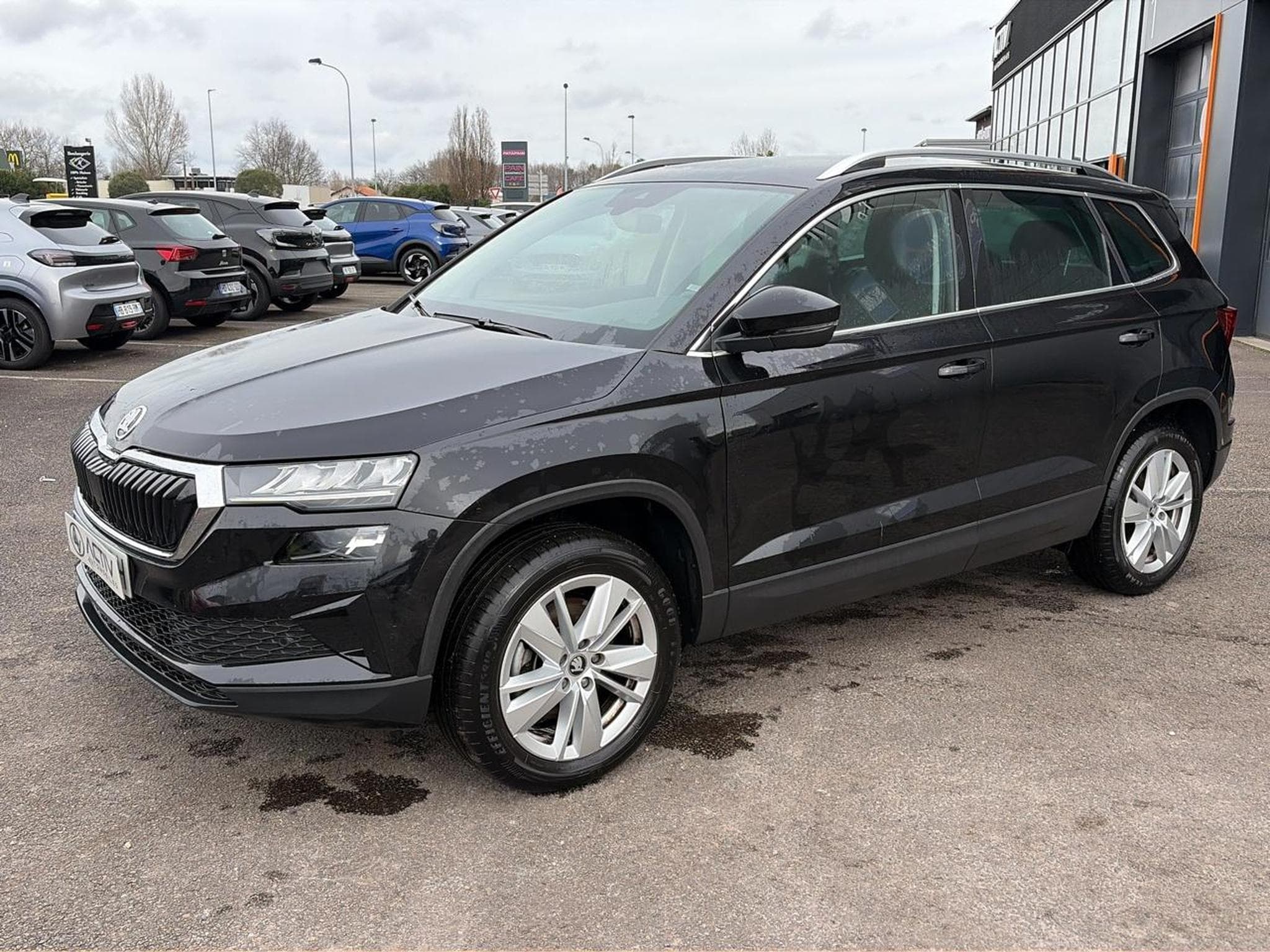 Skoda KAROQ 1.5 TSI 150 SELECTION DSG7 (2025) - Foto 1