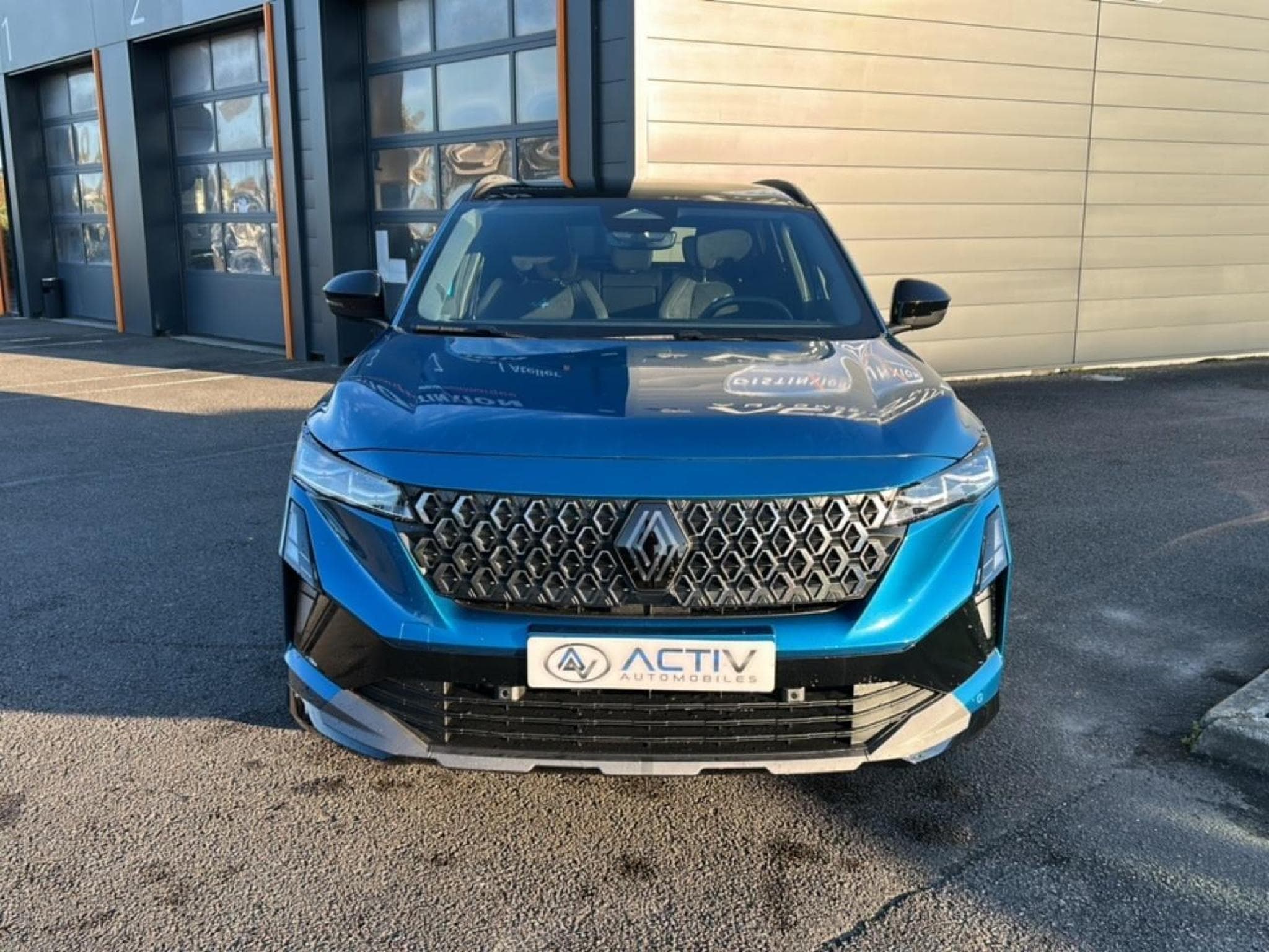 Renault AUSTRAL 1.2 E-TECH FULL HYBRID 200 ESPRIT ALPINE (2025) - Foto 2