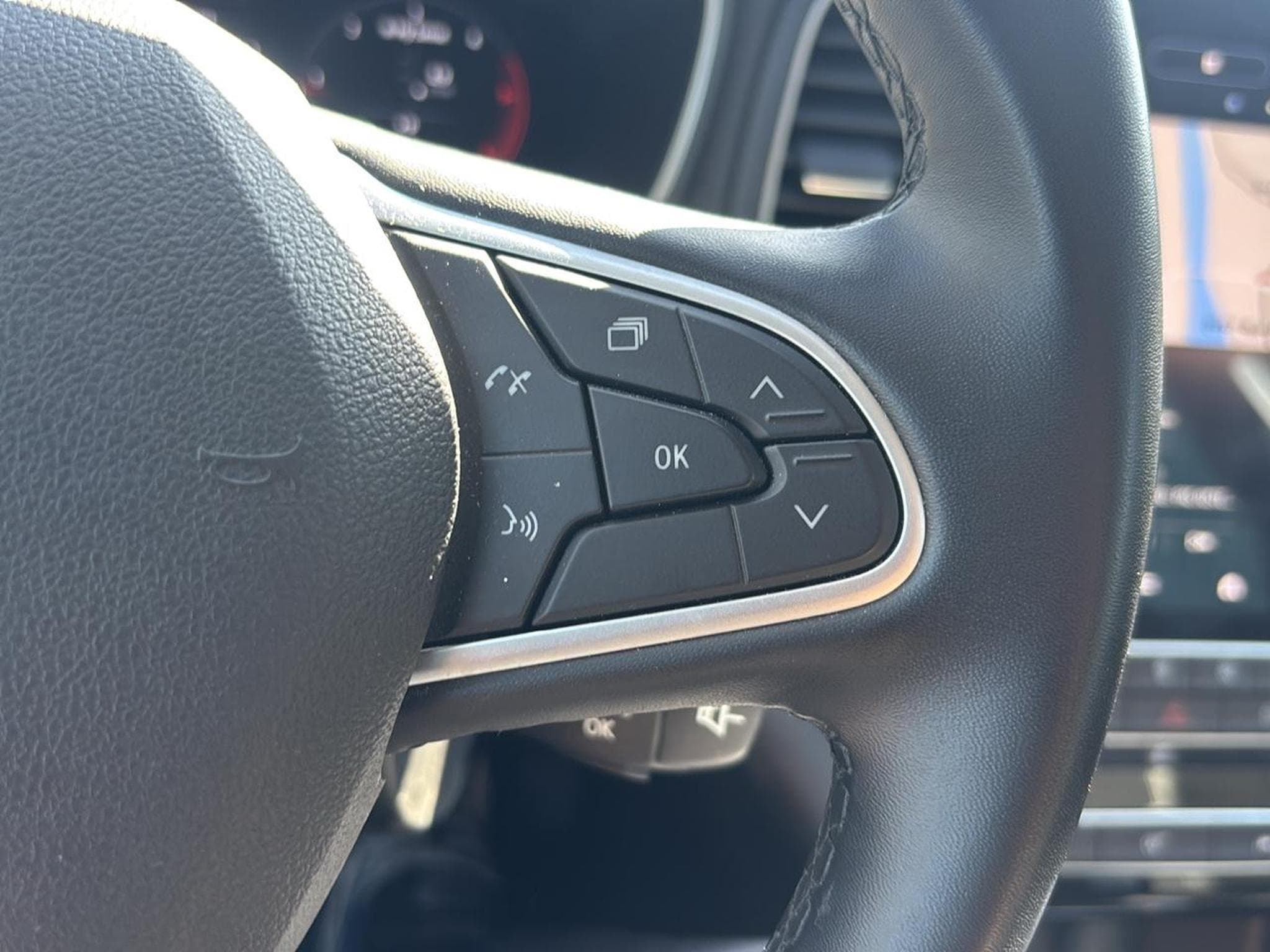 Renault MEGANE IV 1.5 BLUE DCI 115 TECHNO EDC (2023) - Foto 19