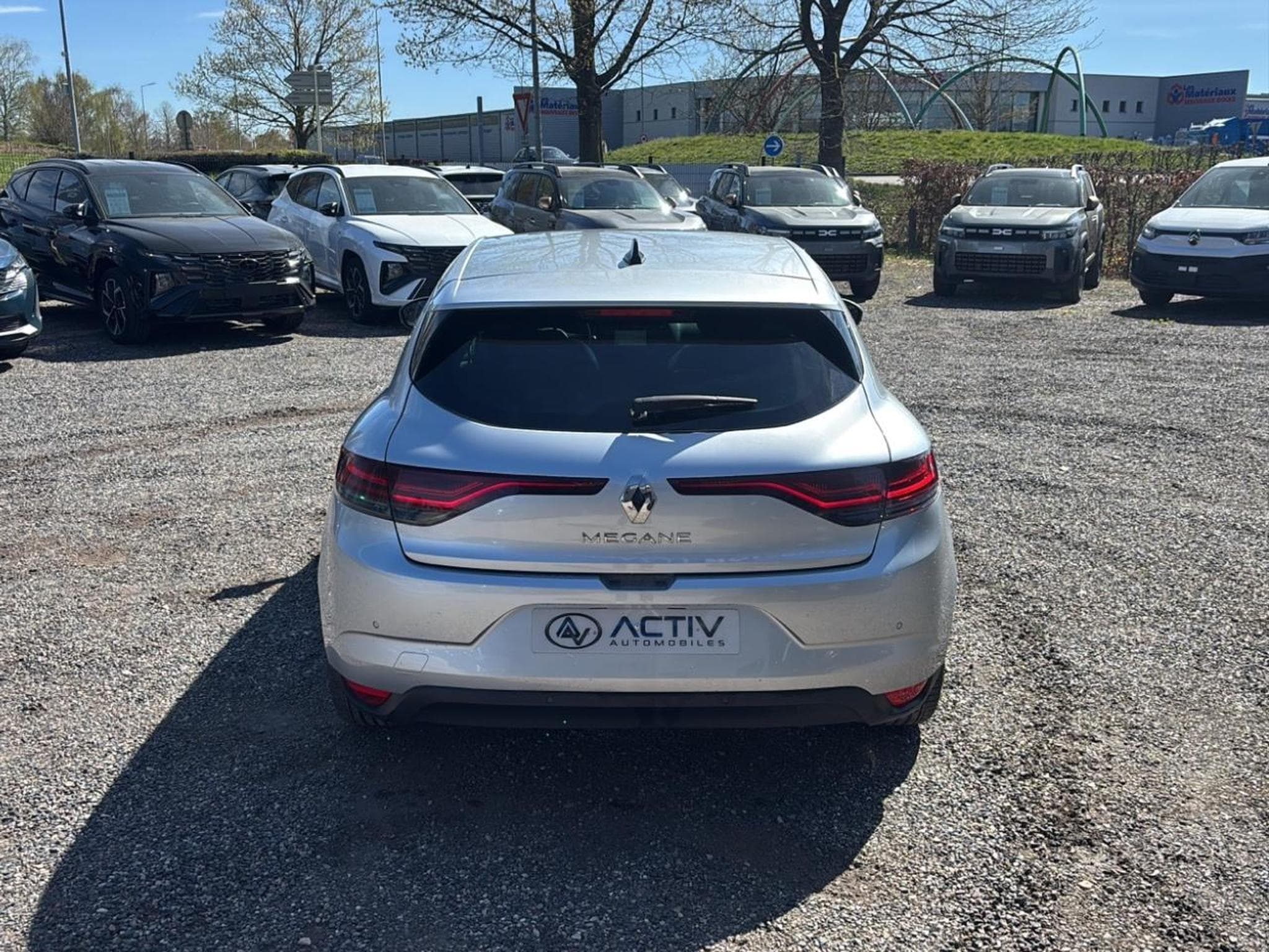 Renault MEGANE IV 1.5 BLUE DCI 115 TECHNO EDC (2023) - Foto 6