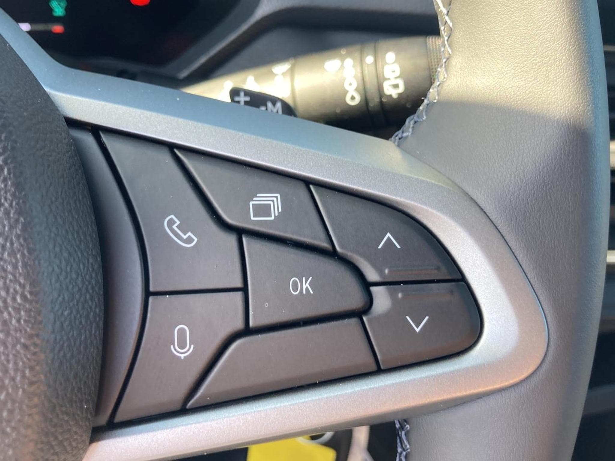 Dacia DUSTER 1.2 HYBRID-G 150 EXPRESSION 4X4 (2026) - Foto 17