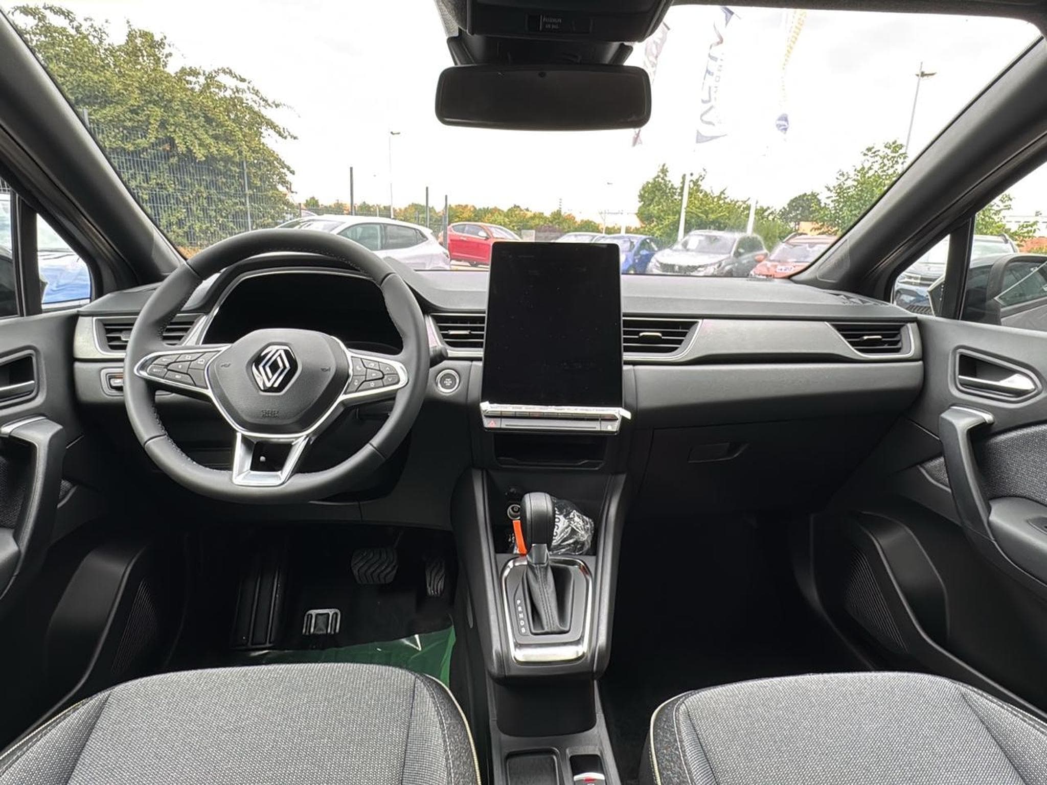 Renault CAPTUR II 1.6 E-TECH HYBRIDE 145 TECHNO (2025) - Foto 12