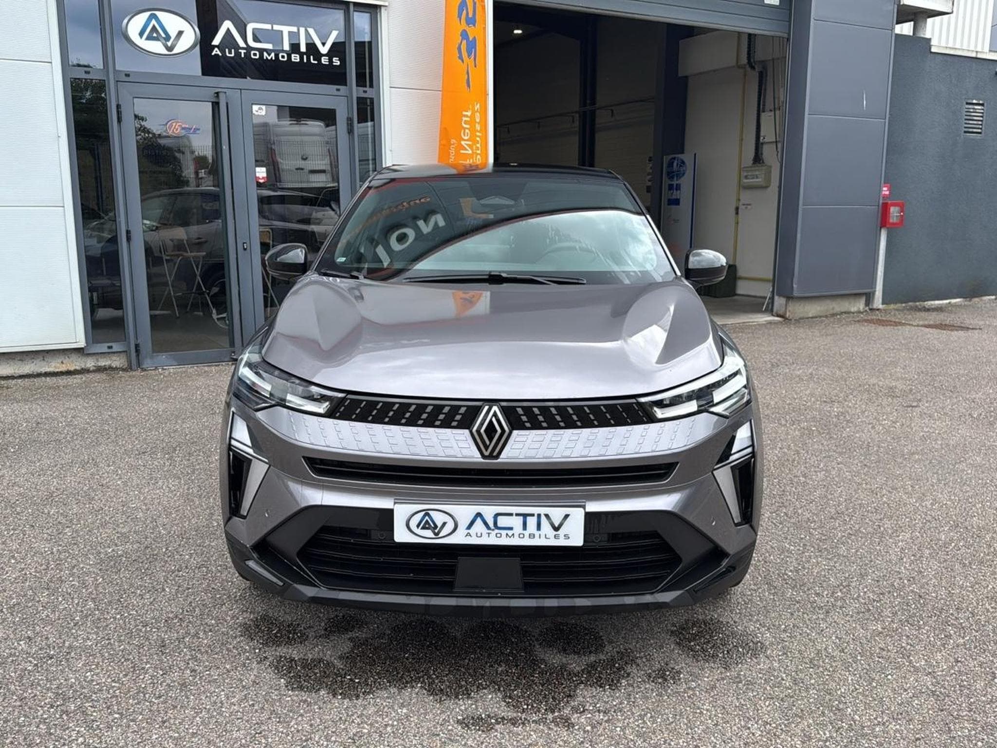Renault CAPTUR II 1.6 E-TECH HYBRIDE 145 TECHNO (2025) - Foto 2