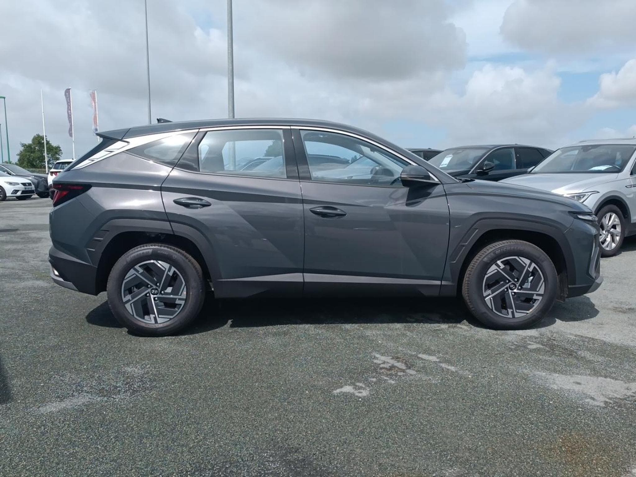 Hyundai TUCSON 1.6 T-GDI 239 HYBRID INTUITIVE (2026) - Foto 4