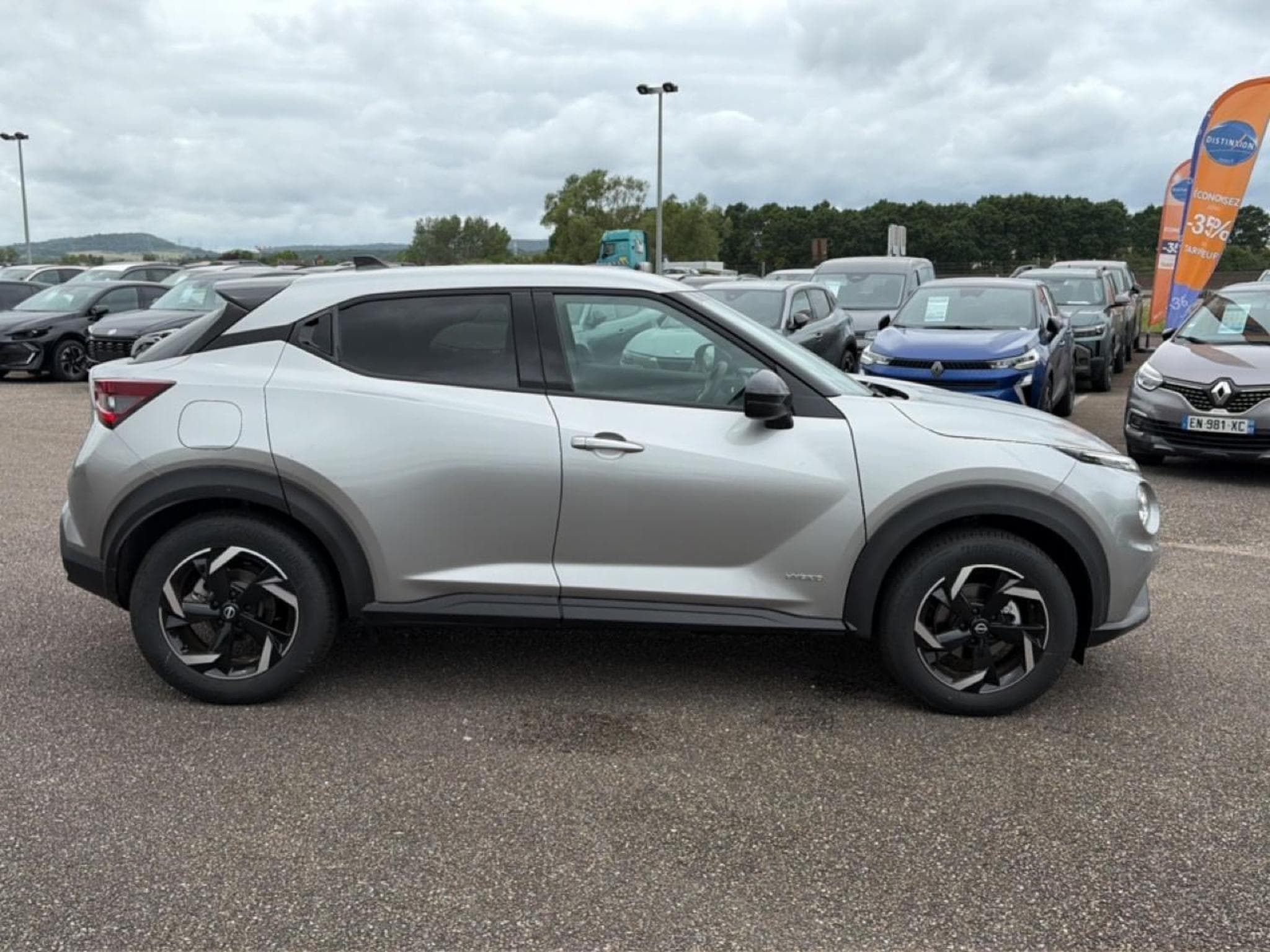 Nissan JUKE 1.6 HYBRID 143 N-CONNECTA (2023) - Photo 4