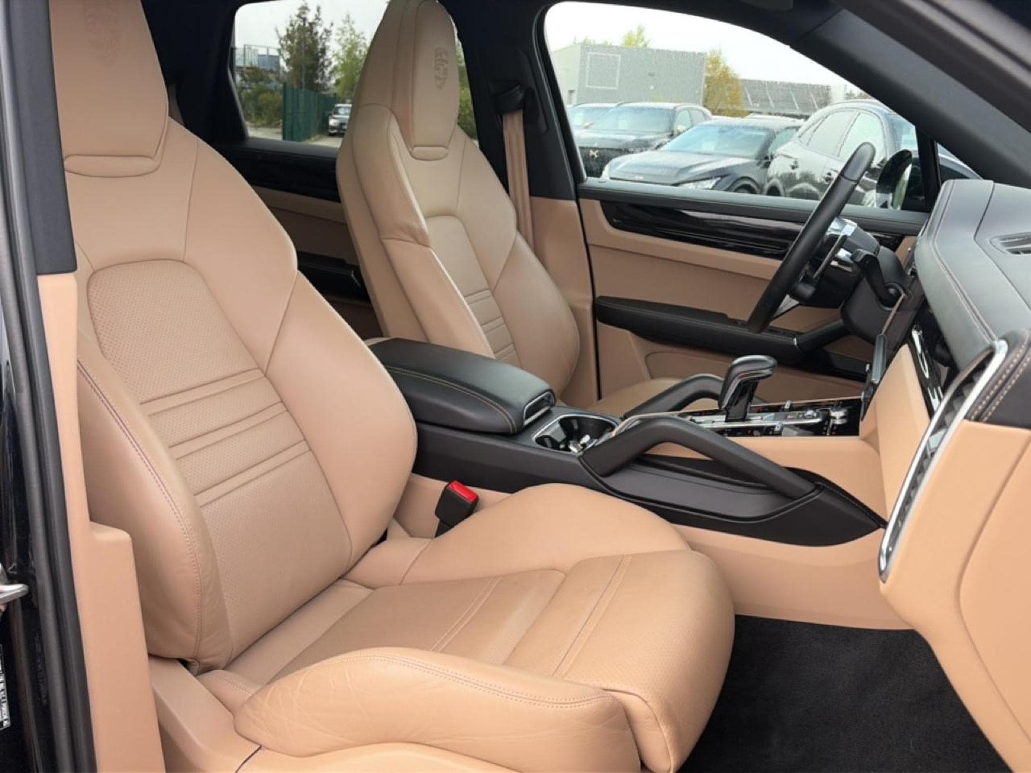 Porsche CAYENNE (9YA) 3.0 V6 462 E-HYBRID PLATINUM EDITION (2023) - Photo 15