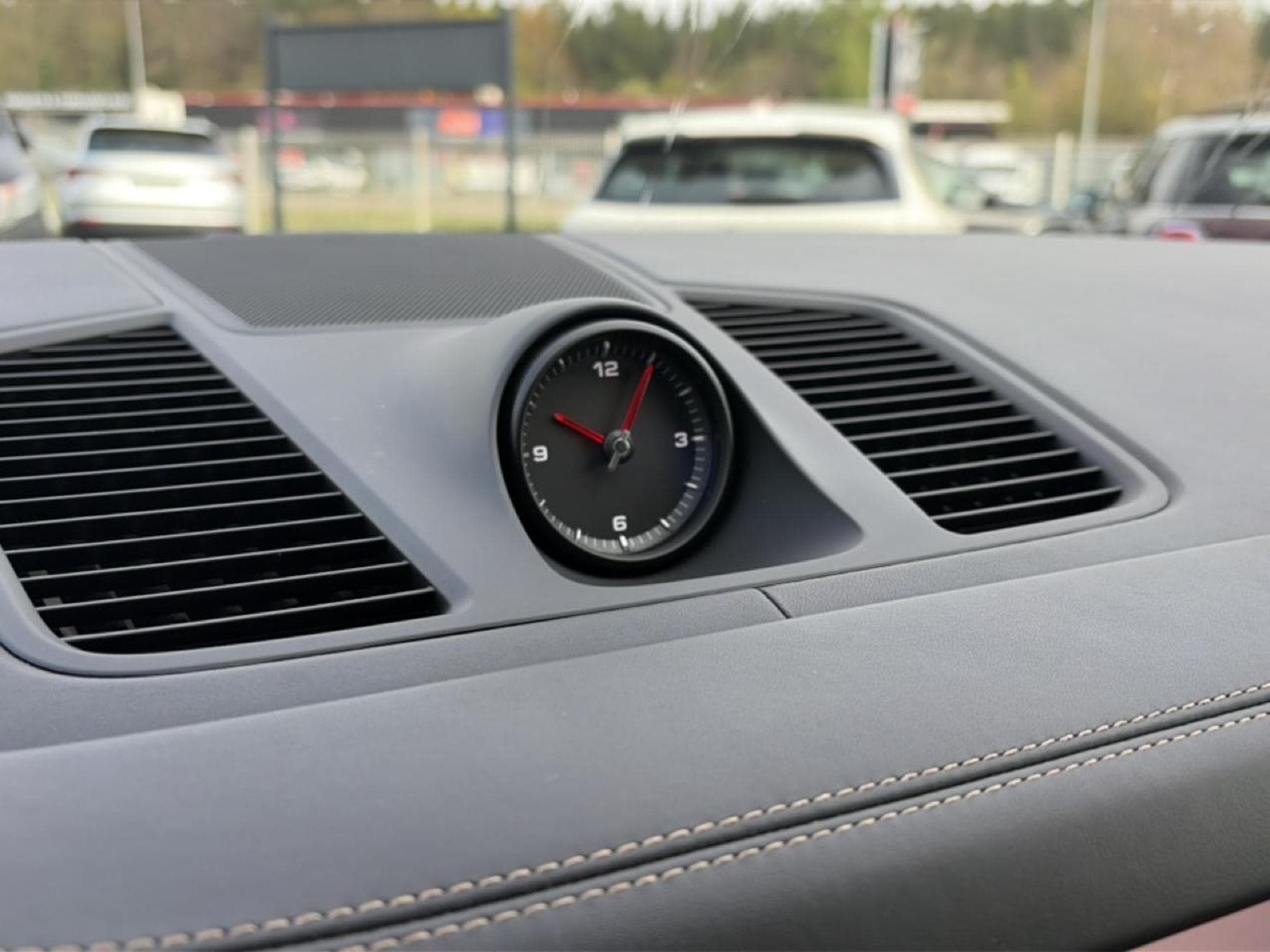 Porsche CAYENNE (9YA) 3.0 V6 462 E-HYBRID PLATINUM EDITION (2023) - Photo 16
