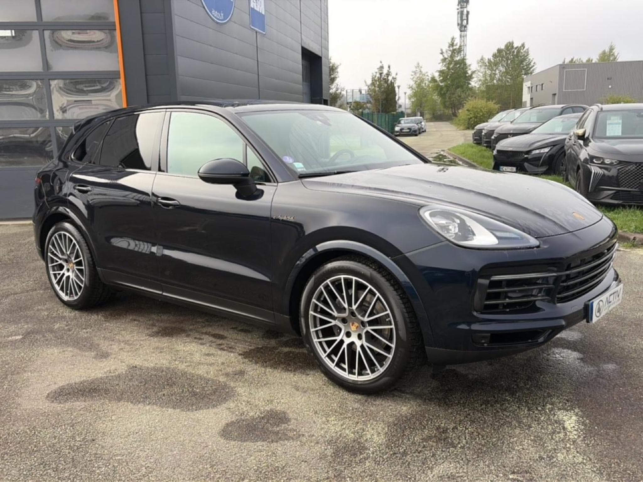Porsche CAYENNE (9YA) 3.0 V6 462 E-HYBRID PLATINUM EDITION (2023) - Photo 3
