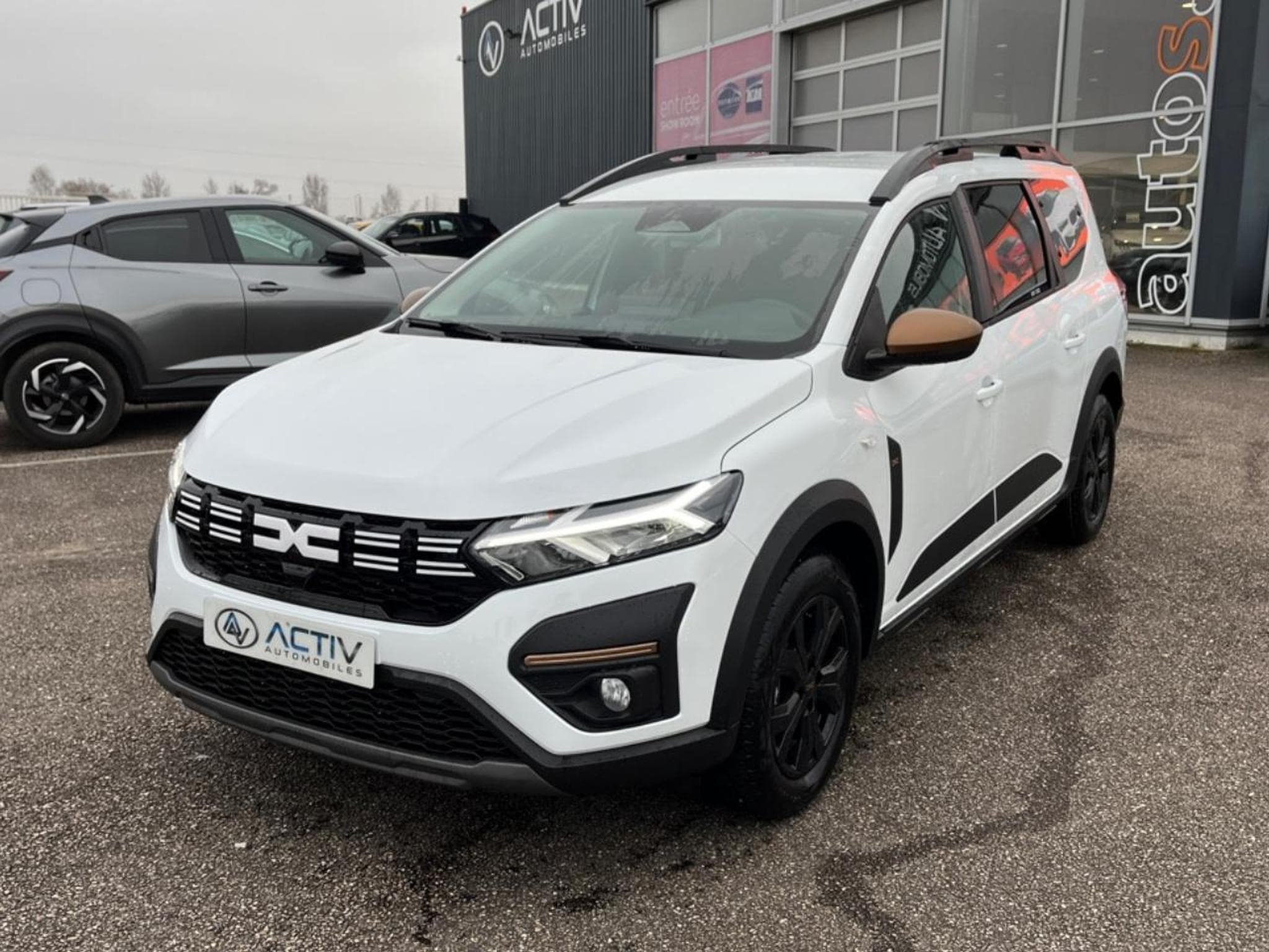 Dacia JOGGER 1.0 TCE 110 EXTREME 7 PLACES (2025) - Photo 1
