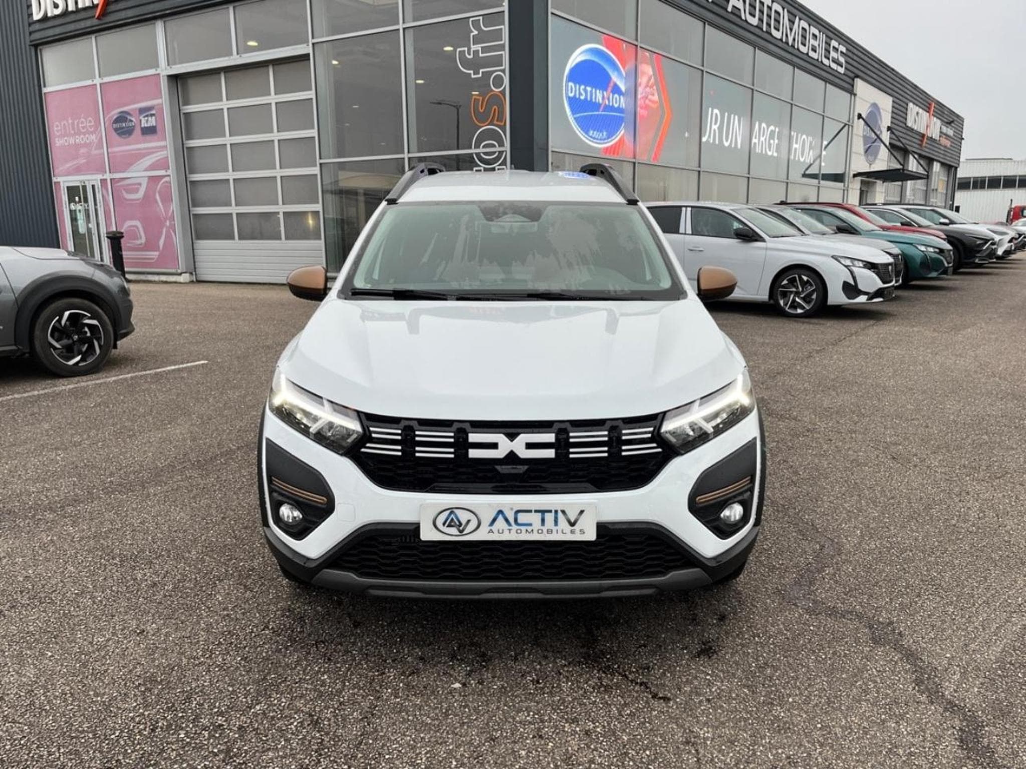 Dacia JOGGER 1.0 TCE 110 EXTREME 7 PLACES (2025) - Photo 2