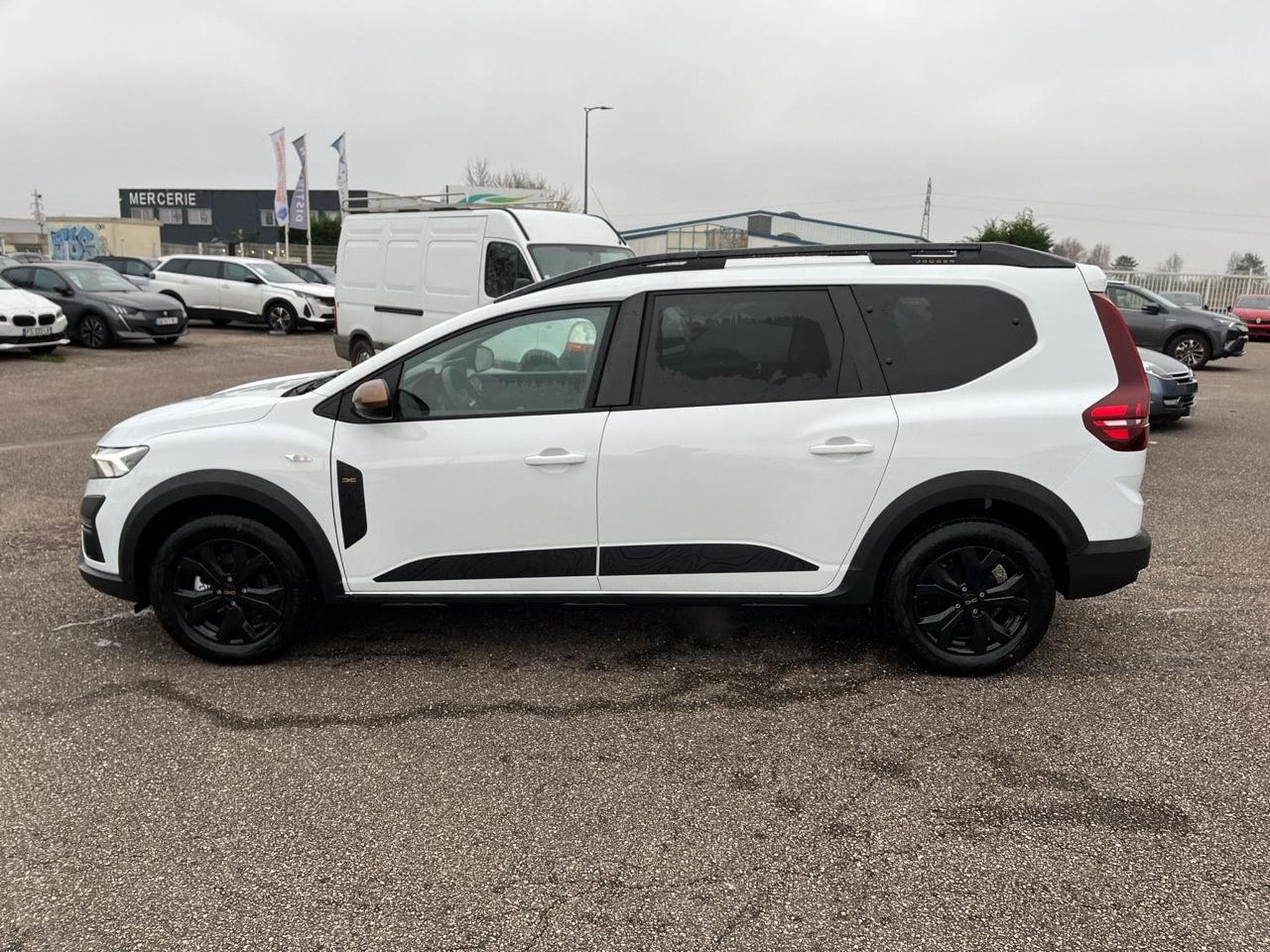 Dacia JOGGER 1.0 TCE 110 EXTREME 7 PLACES (2025) - Photo 8