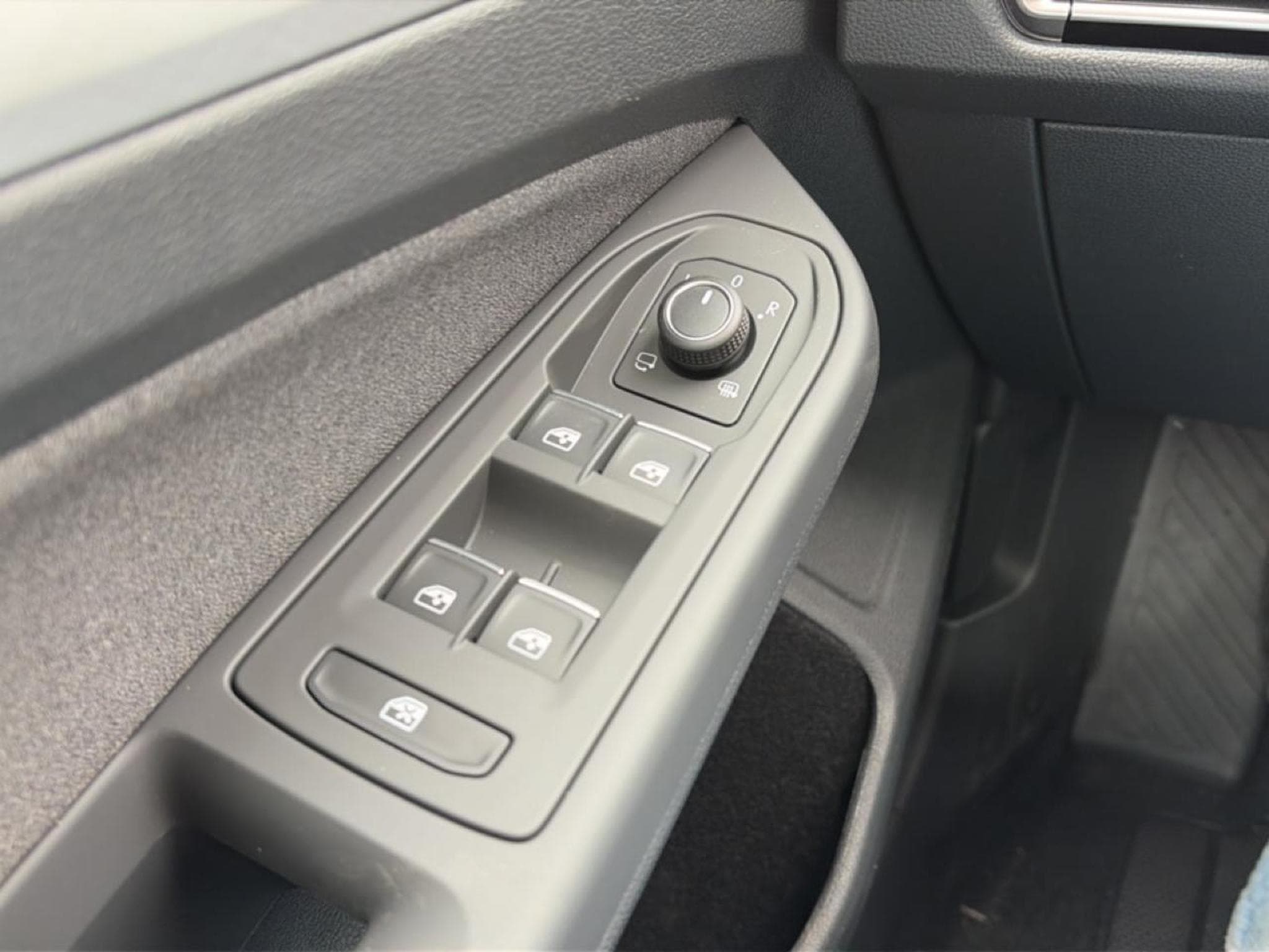 VW GOLF VIII 1.5 ETSI EVO2 116 LIFE DSG7 (2026) - Photo 11