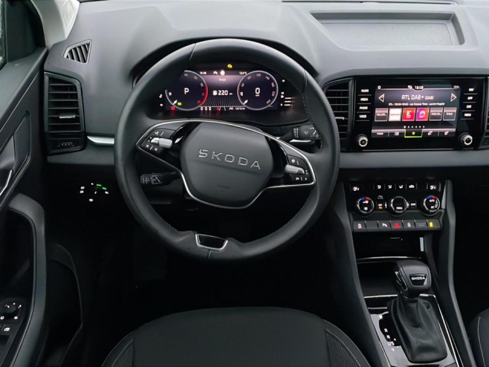 Skoda KAROQ 1.5 TSI 150 SELECTION DSG7 (2025) - Photo 10