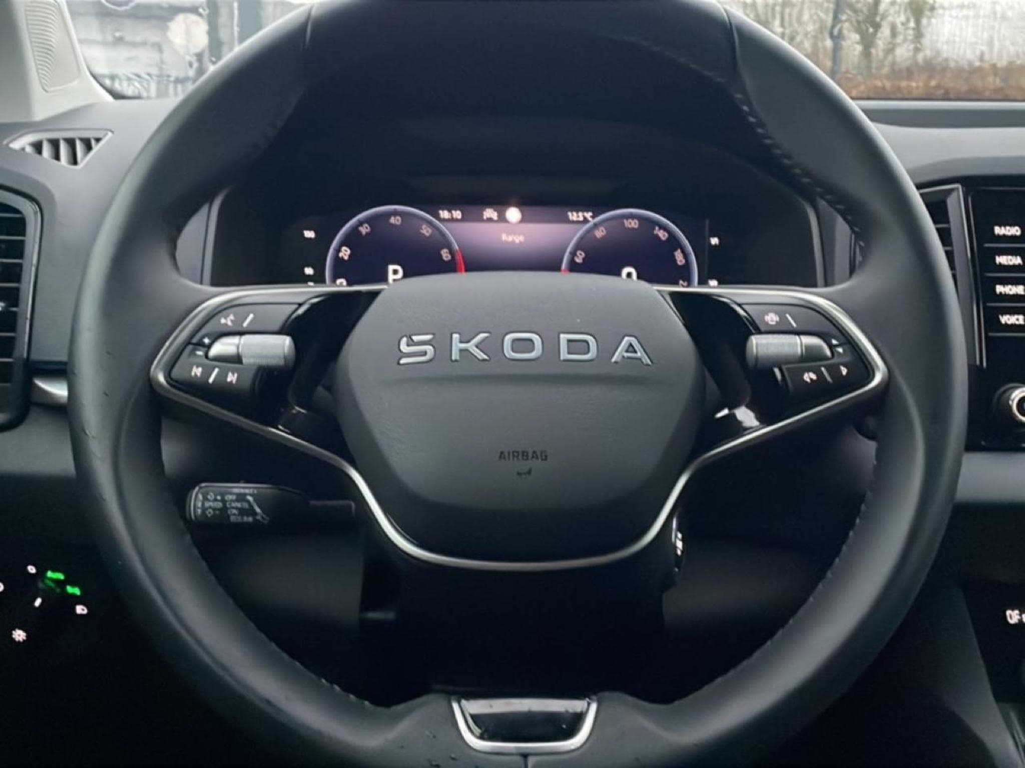 Skoda KAROQ 1.5 TSI 150 SELECTION DSG7 (2025) - Photo 11