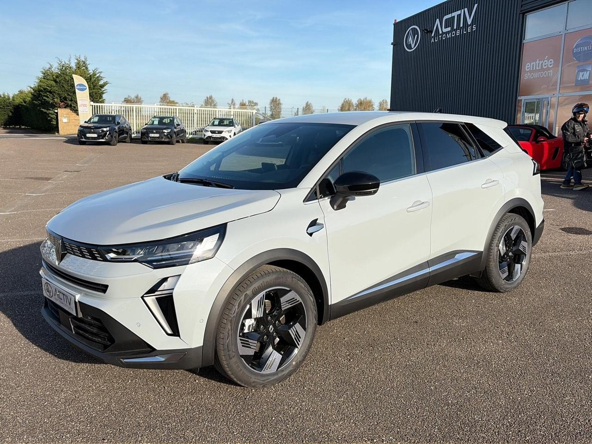 Renault SYMBIOZ 1.8 E-TECH FULL HYBRID 160 TECHNO (2026) - Photo 1