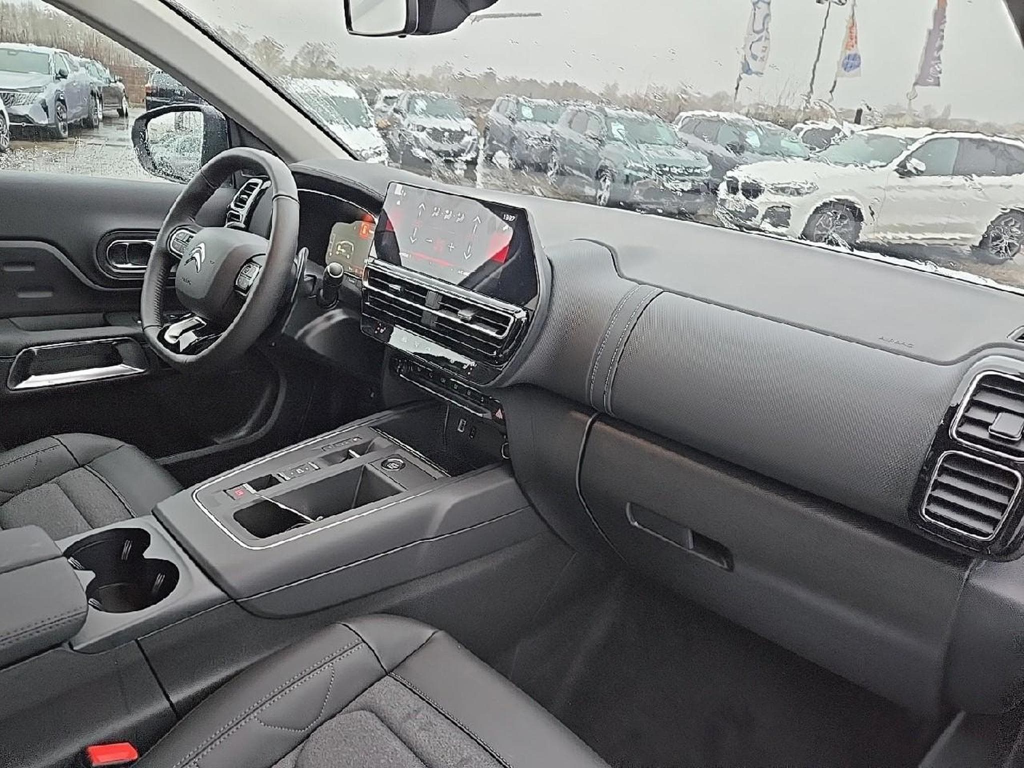 Citroen C5 AIRCROSS 1.2 HYBRIDE 145 PLUS E-DCS6 (2024) - Photo 11