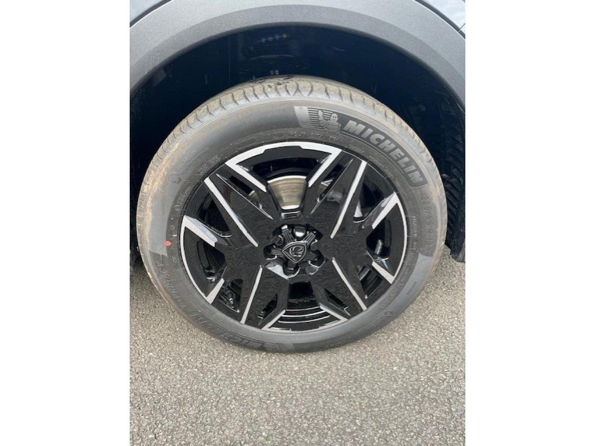 Peugeot 3008 1.2 HYBRID 136 GT E-DCS6 (2025) - Photo 16