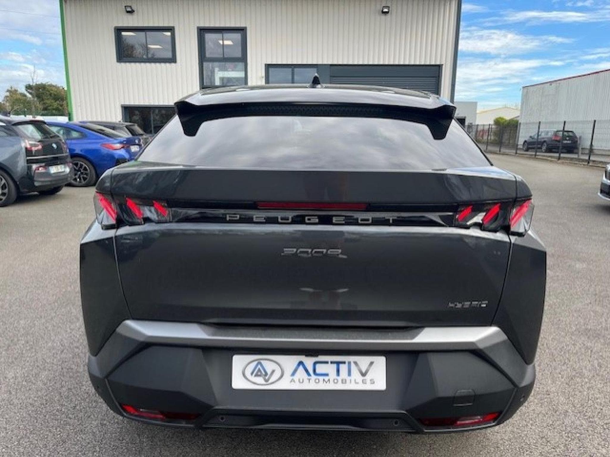Peugeot 3008 1.2 HYBRID 136 GT E-DCS6 (2025) - Photo 5
