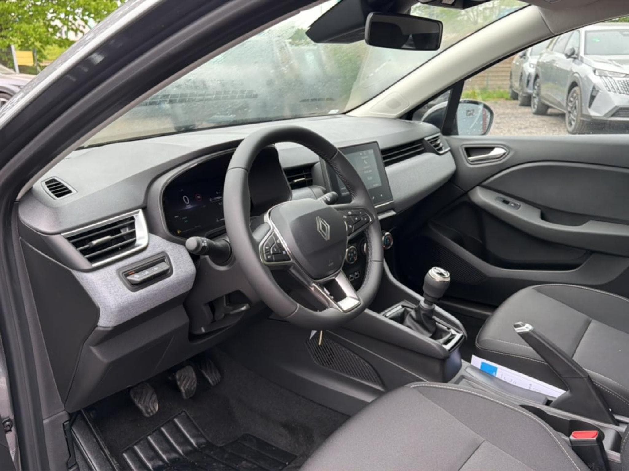 Renault CLIO V 1.0 TCE 90 EVOLUTION (2026) - Photo 11