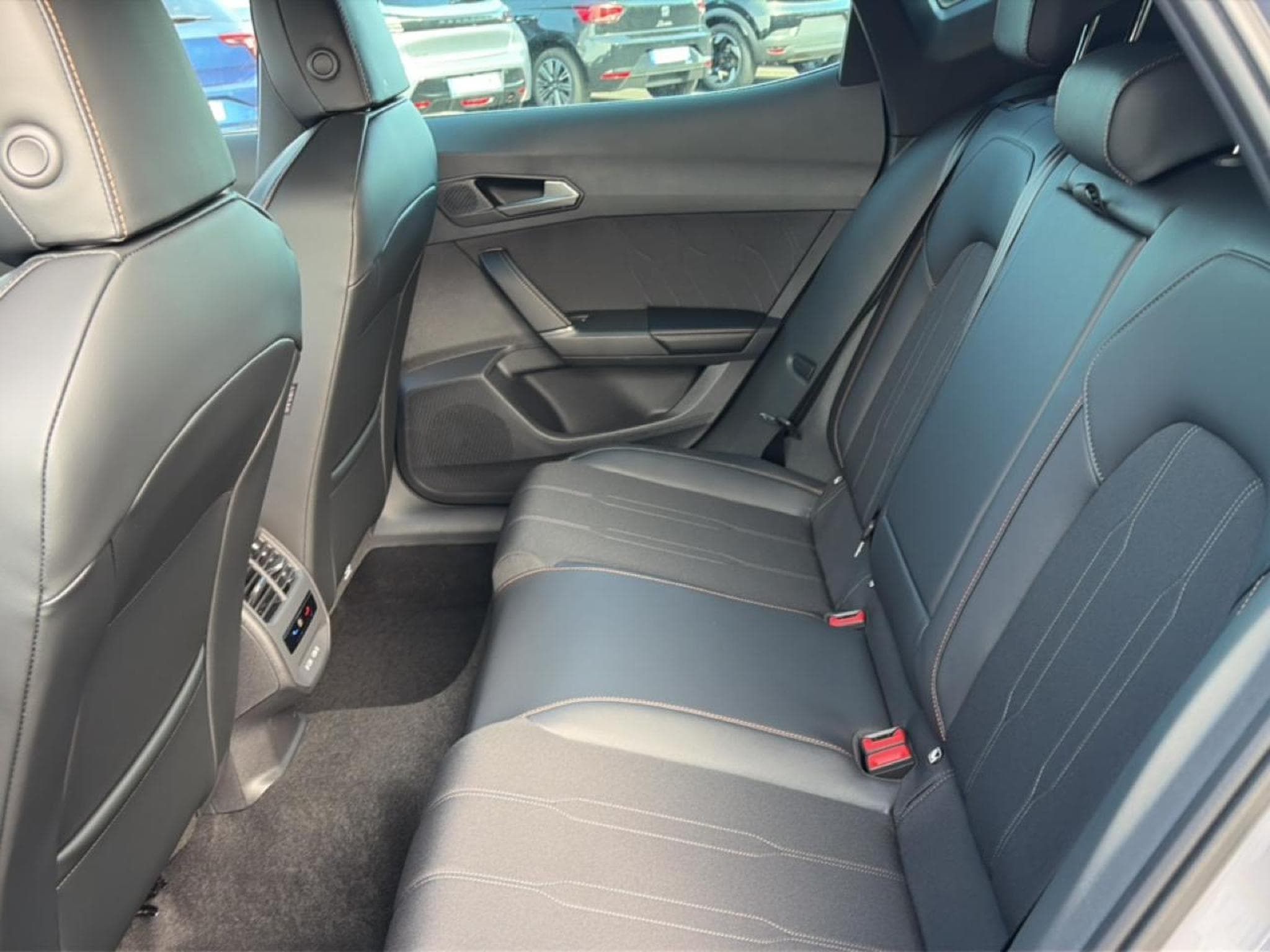 Cupra FORMENTOR 2.0 TDI 150 V DSG7 (2026) - Photo 12
