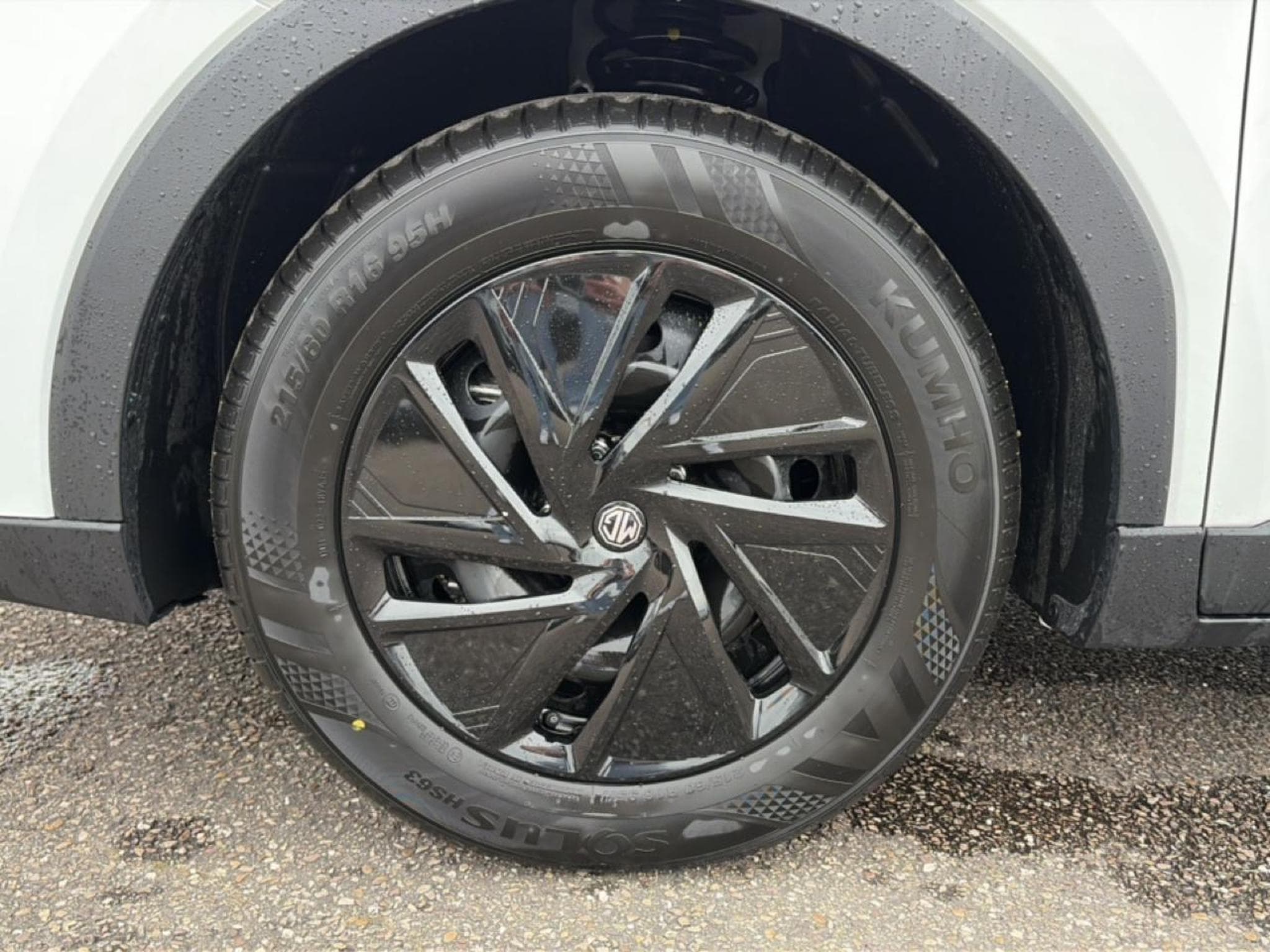 Mg Motor ZS HYBRID+ 197 STANDARD (2026) - Photo 9