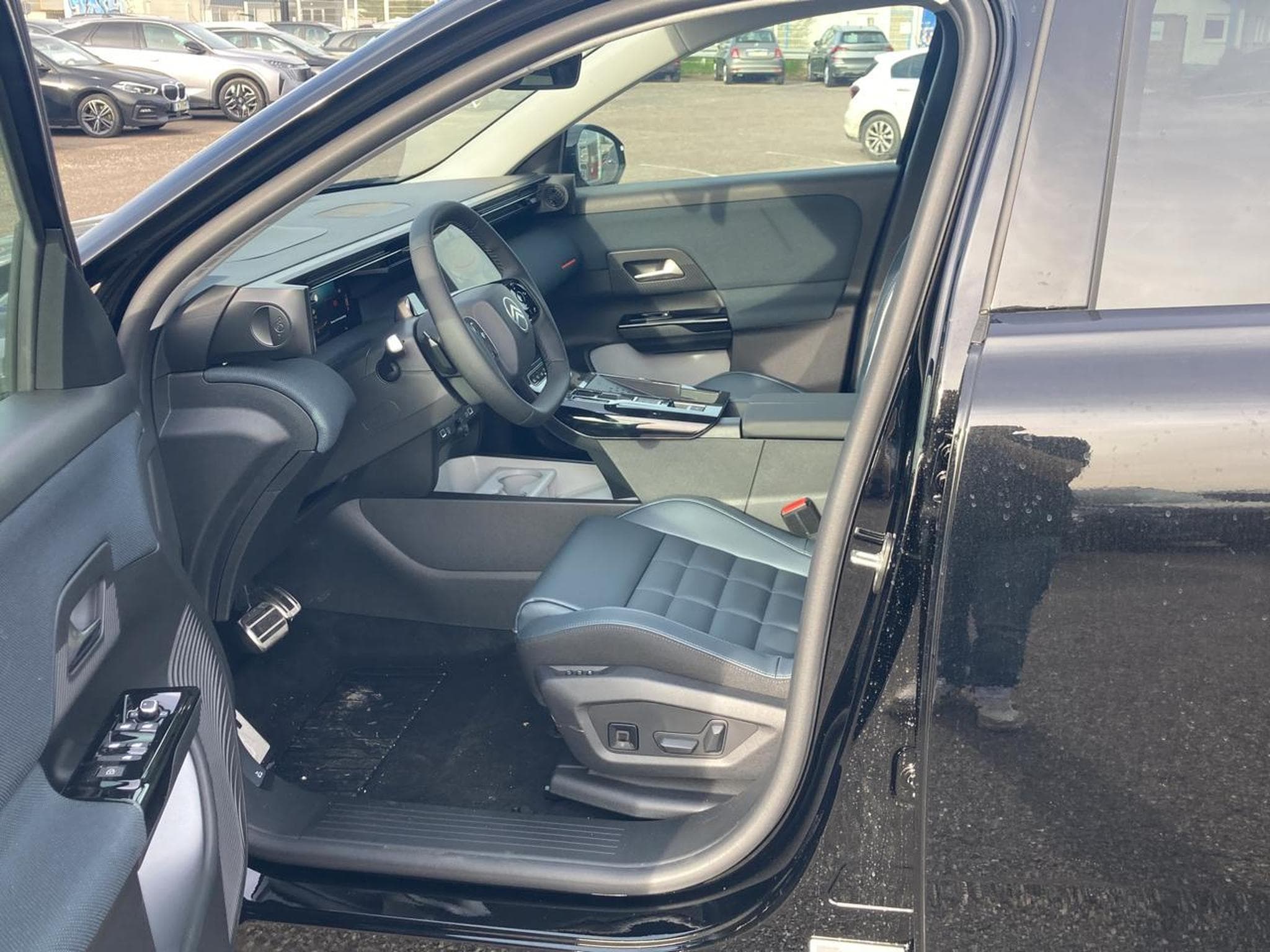 Citroen C5 AIRCROSS 1.2 HYBRIDE 145 MAX BOITE AUTOMATIQUE (2026) - Photo 12