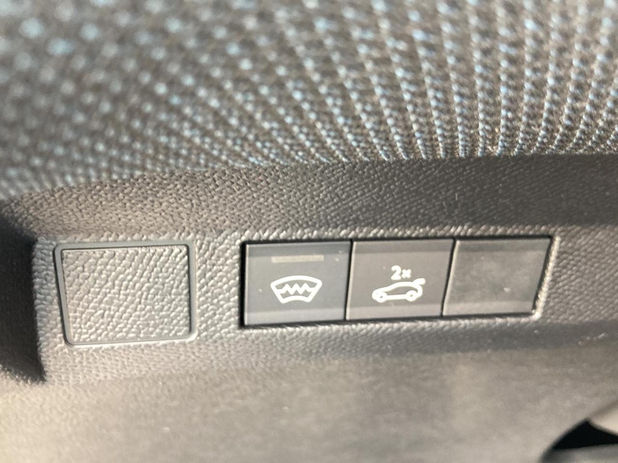 Citroen C5 AIRCROSS 1.2 HYBRIDE 145 MAX BOITE AUTOMATIQUE (2026) - Photo 19