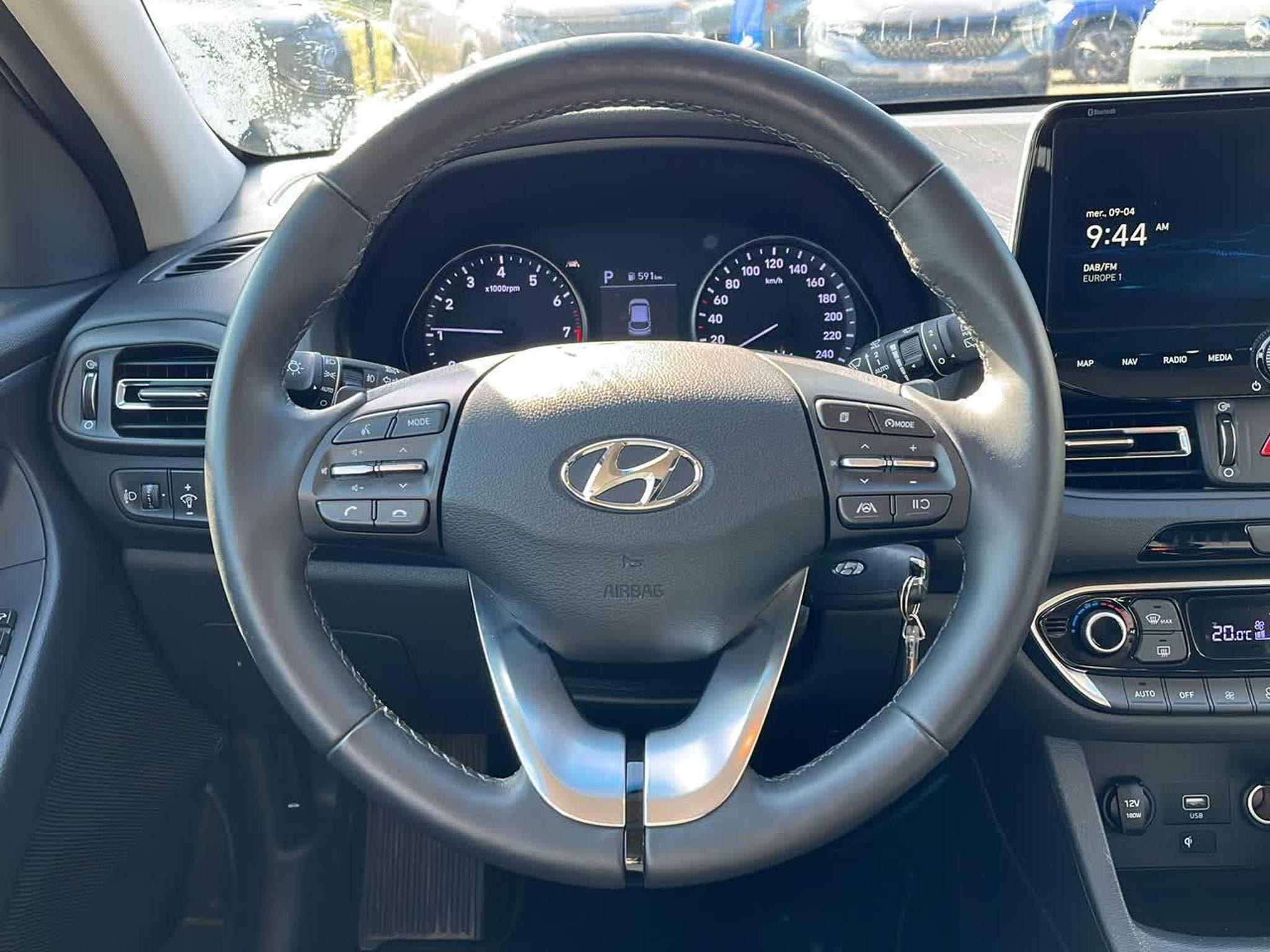 Hyundai I30 1.0 T-GDI 120 HYBRID CREATIVE DCT-7 (2024) - Photo 11